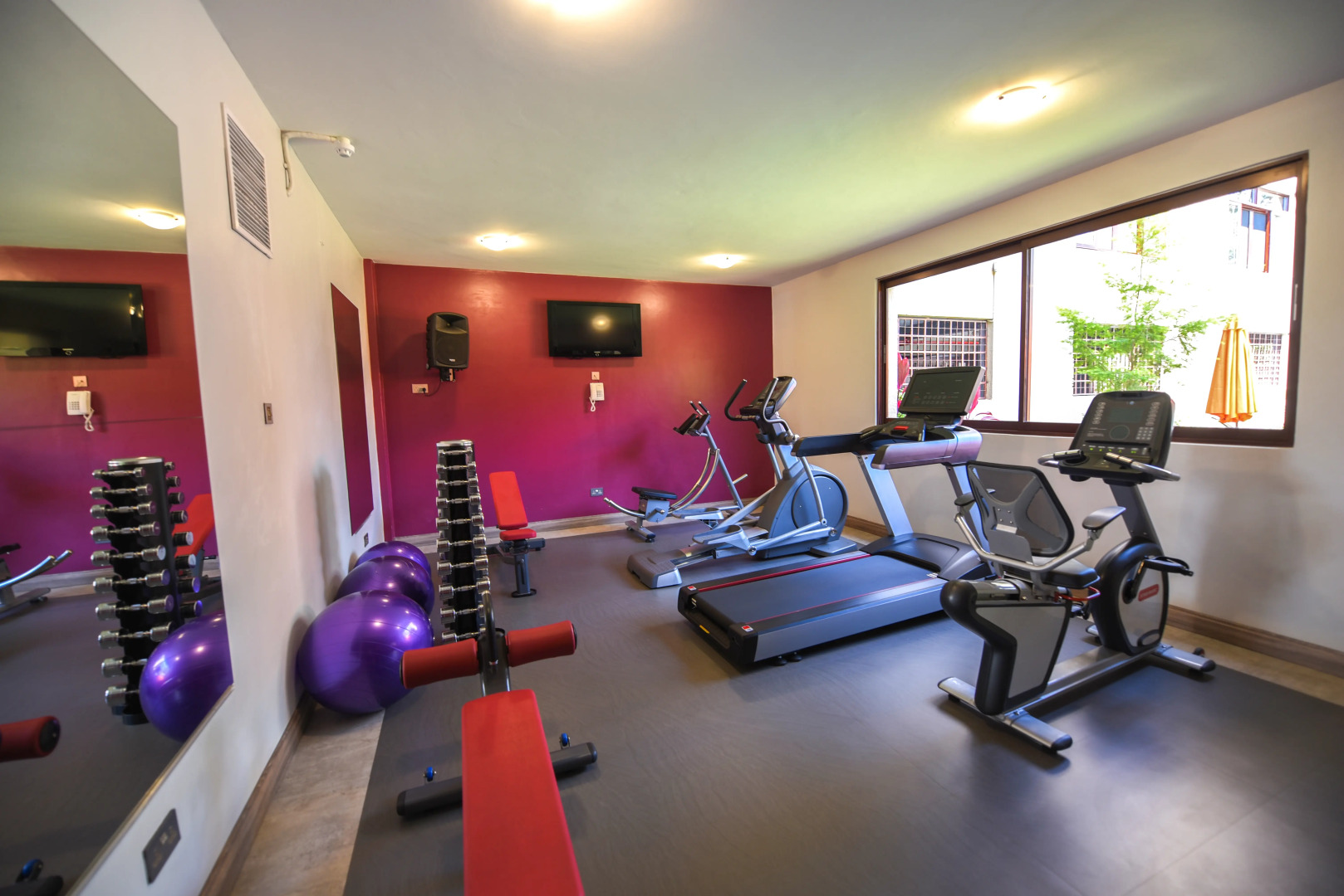 Отель The Athena