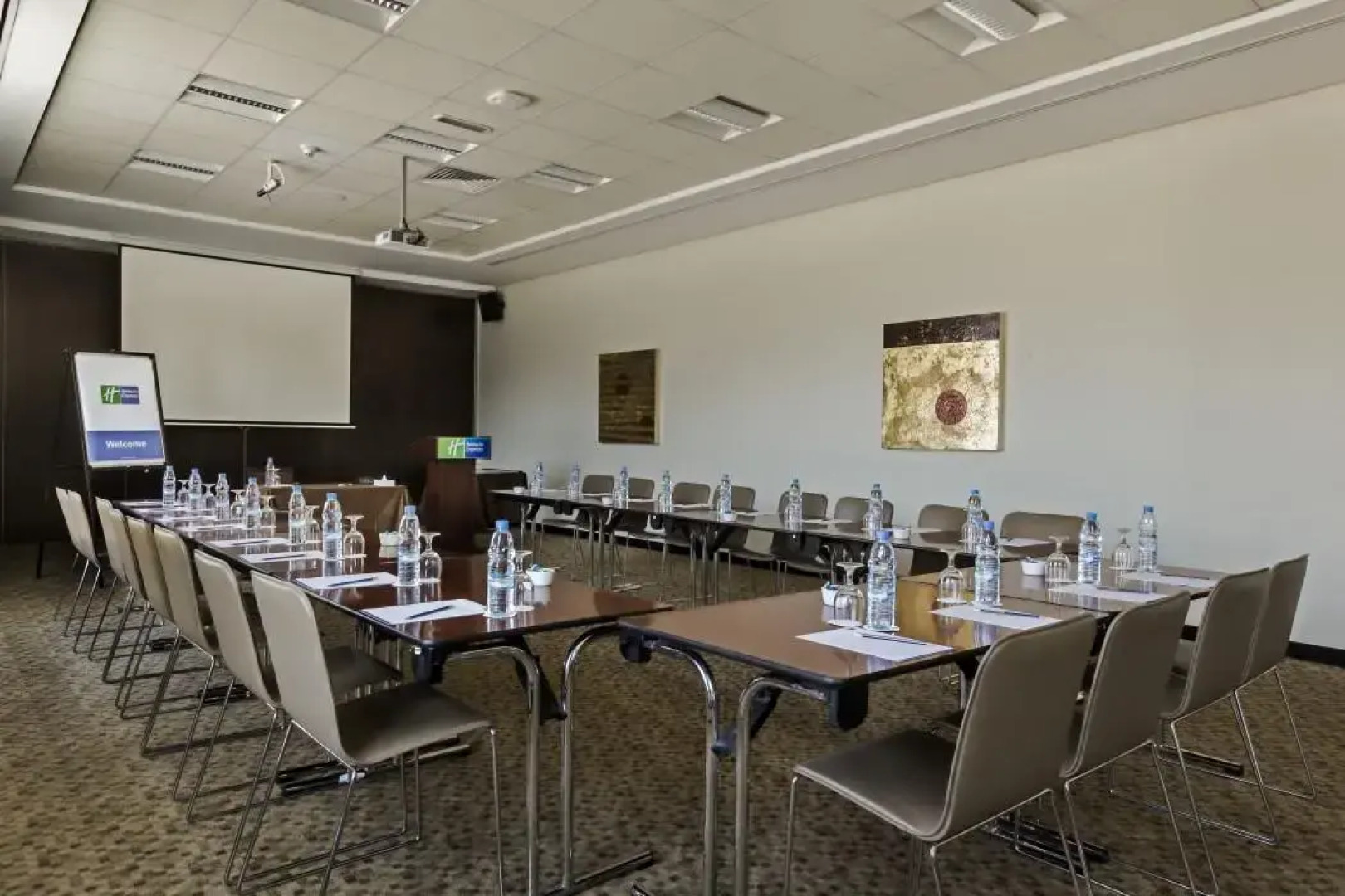 Holiday Inn Express Dubai Internet City an IHG Hotel