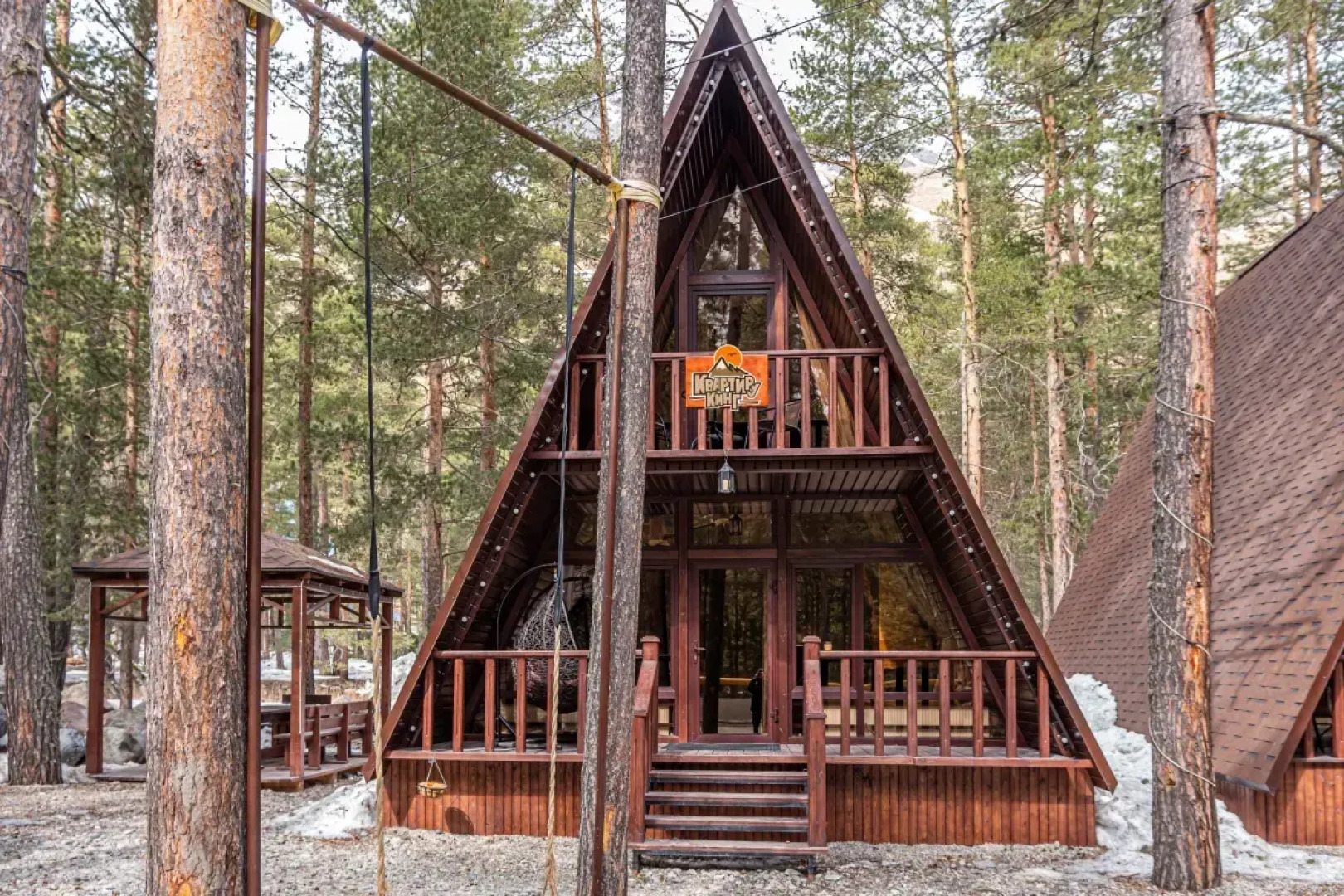 Коттедж Двухэтажный в Терсколе от Квартирукинг