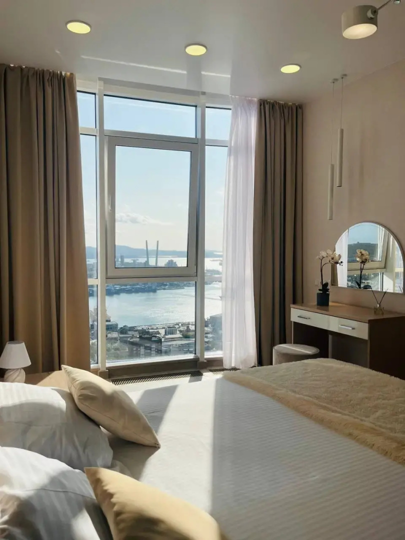 Апартаменты Светлая Квартира с Видом на Бухту Золотой Рог во Владивостоке