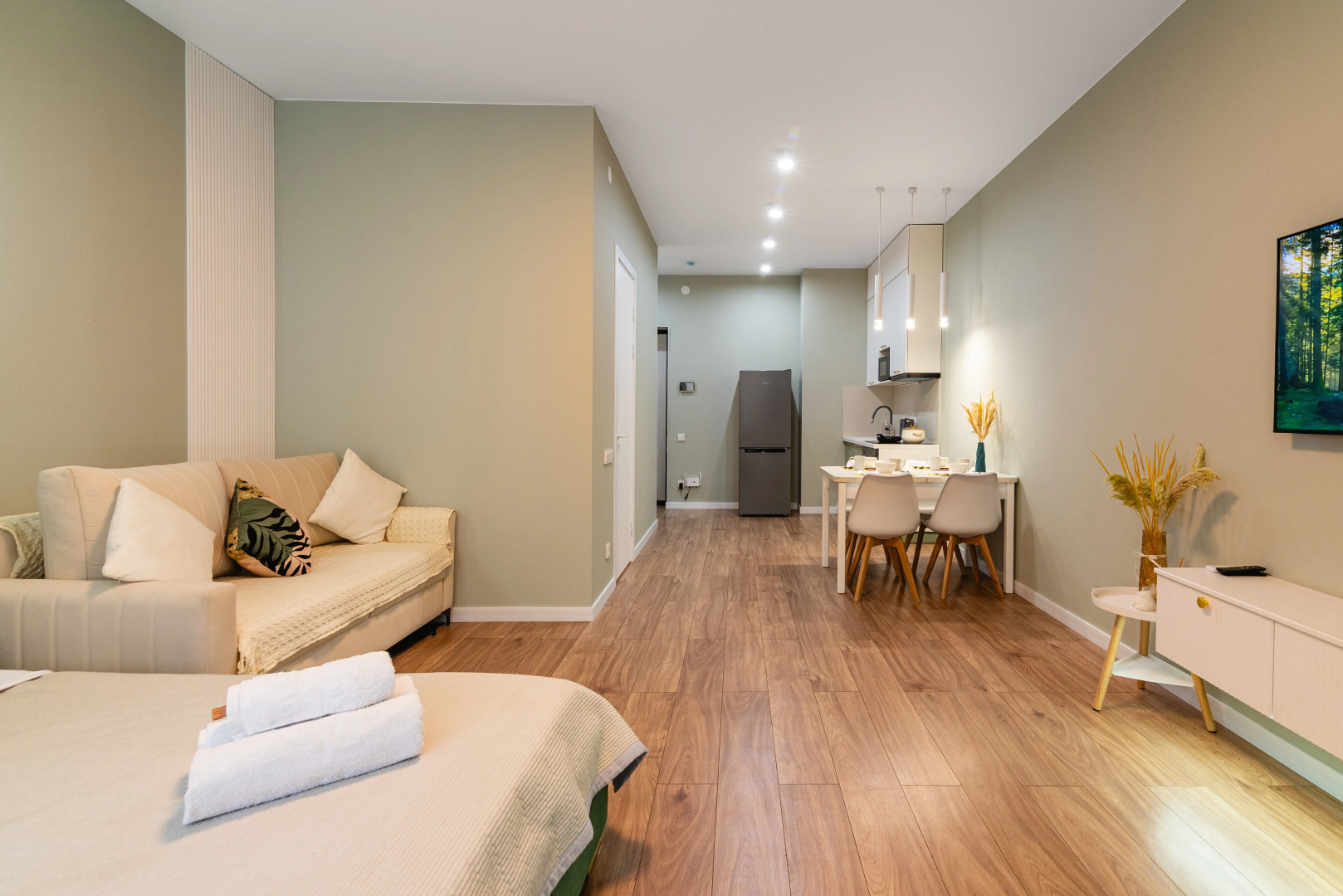 Апартаменты Уютная студия Фисташка в сердце города (170)