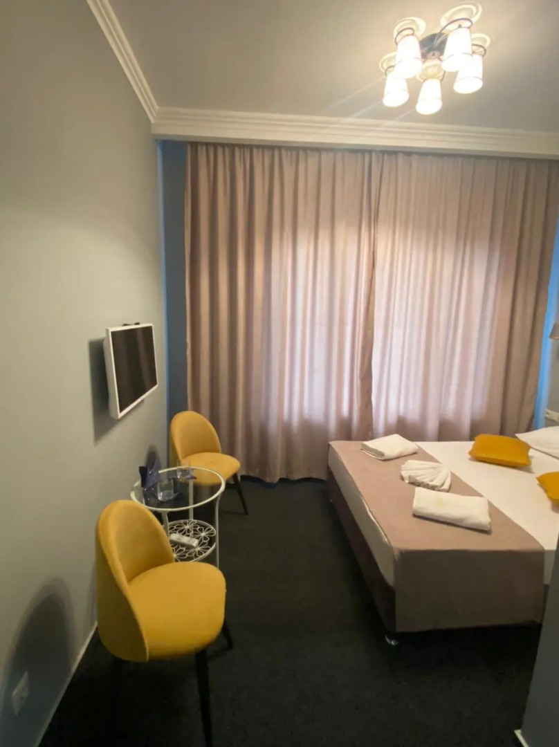 Отель Элитон