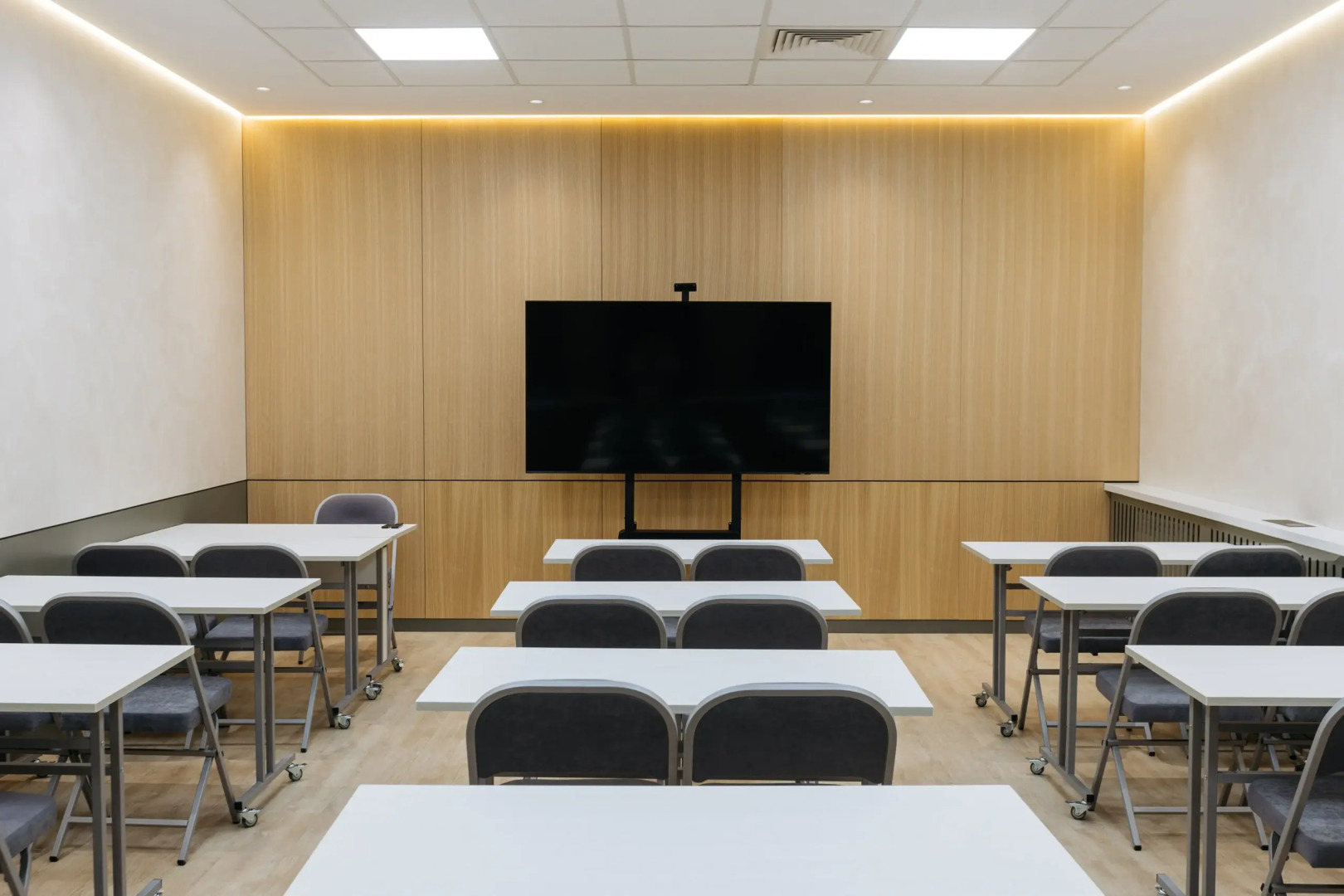 Отель Экватор