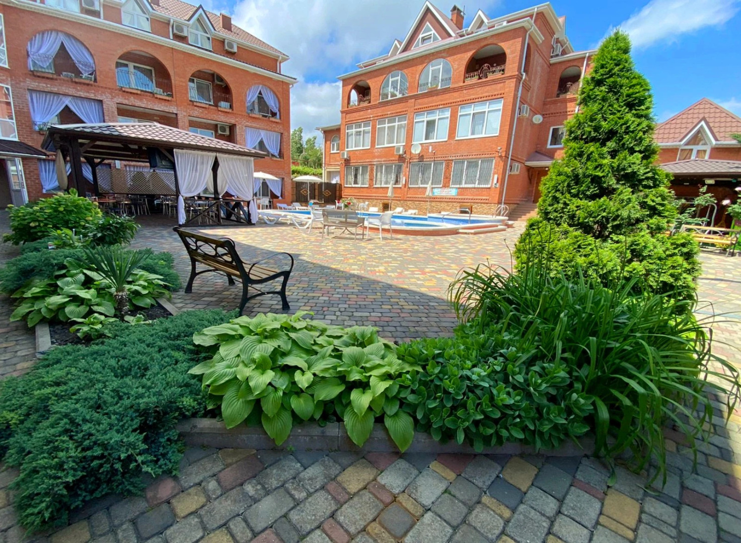 Отель Багира