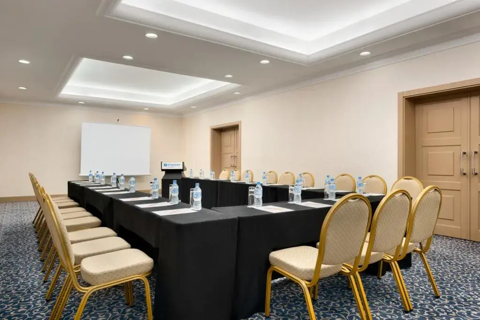 Отель Wyndham Tashkent