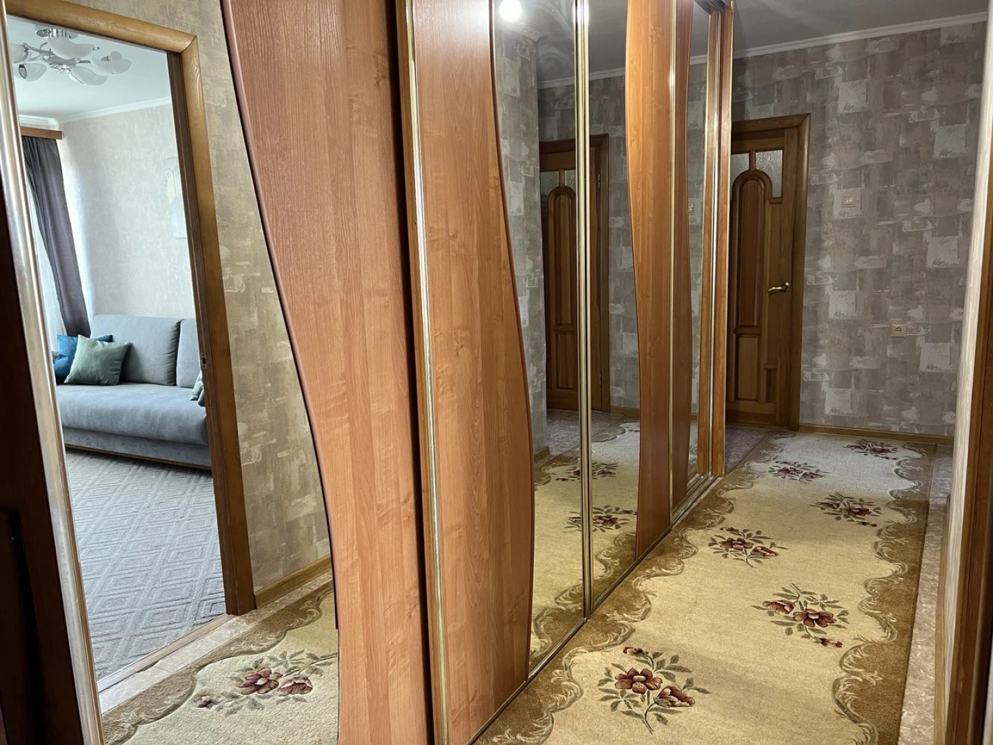 Апартаменты 3-Апартаменты Семейные GALAAPART у парка Победыкомнатные GALAAPART