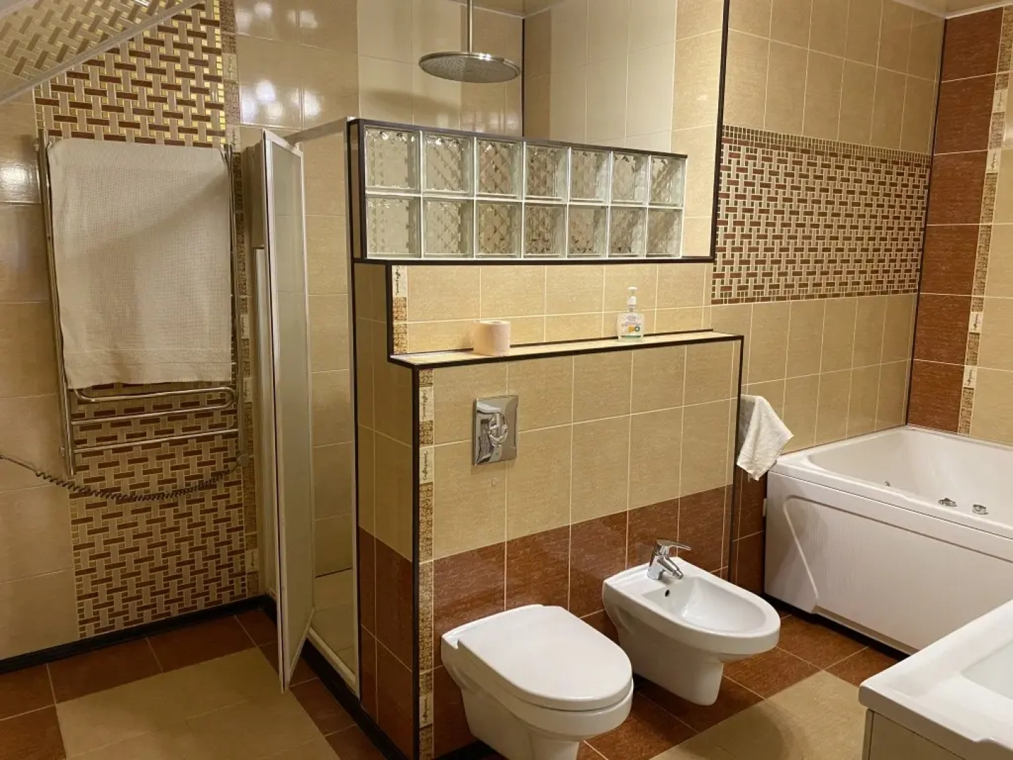 Апартаменты Дом 140 кв Мадрас