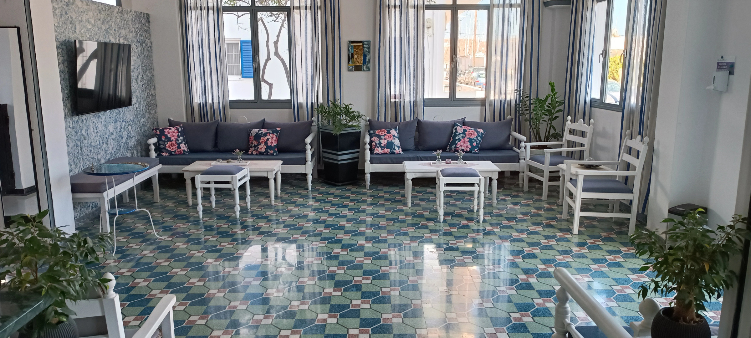 Отель Serifos Beach