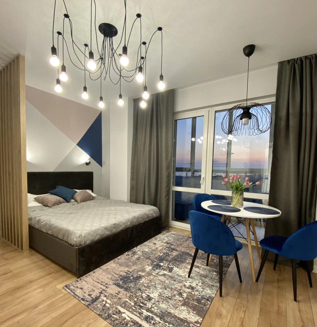 Апартаменты Синяя Студия с Панорамным Окном