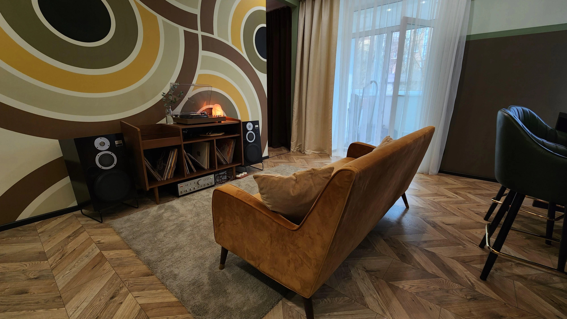 Апартаменты Mid-Century Modern Home