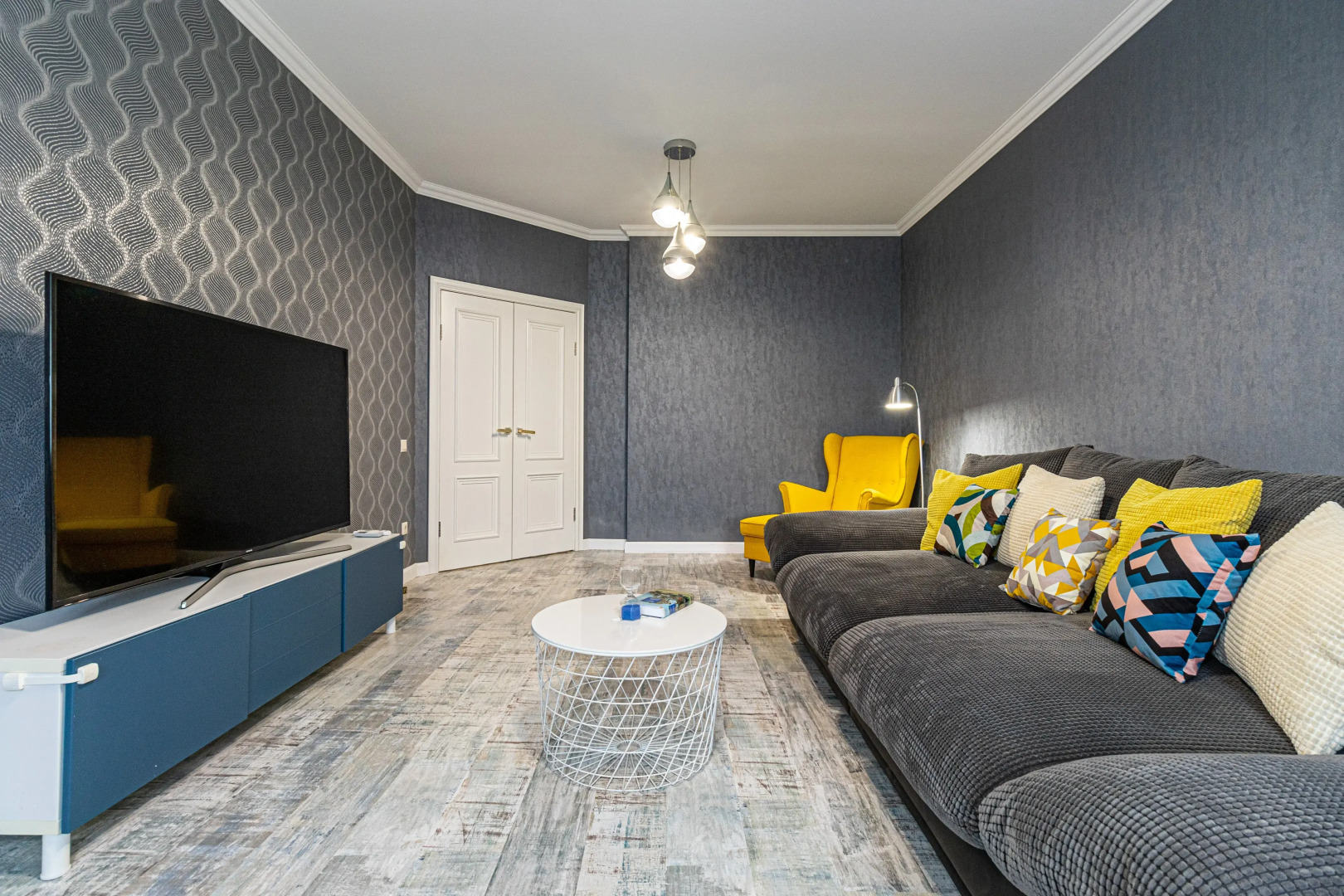 Апартаменты Тут Живут | Жлобы 145 | 3х комнатная