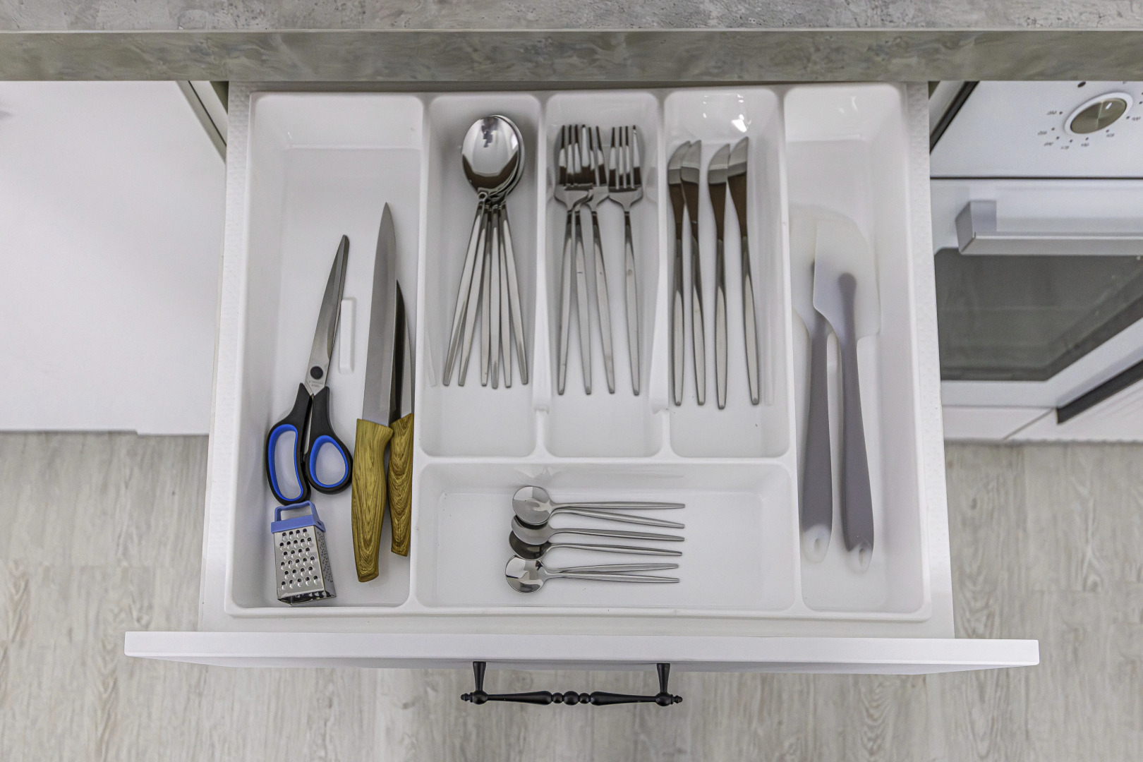 4flats MONOCHROME Квартира у набережной Невы в ЖК бизнес-класса