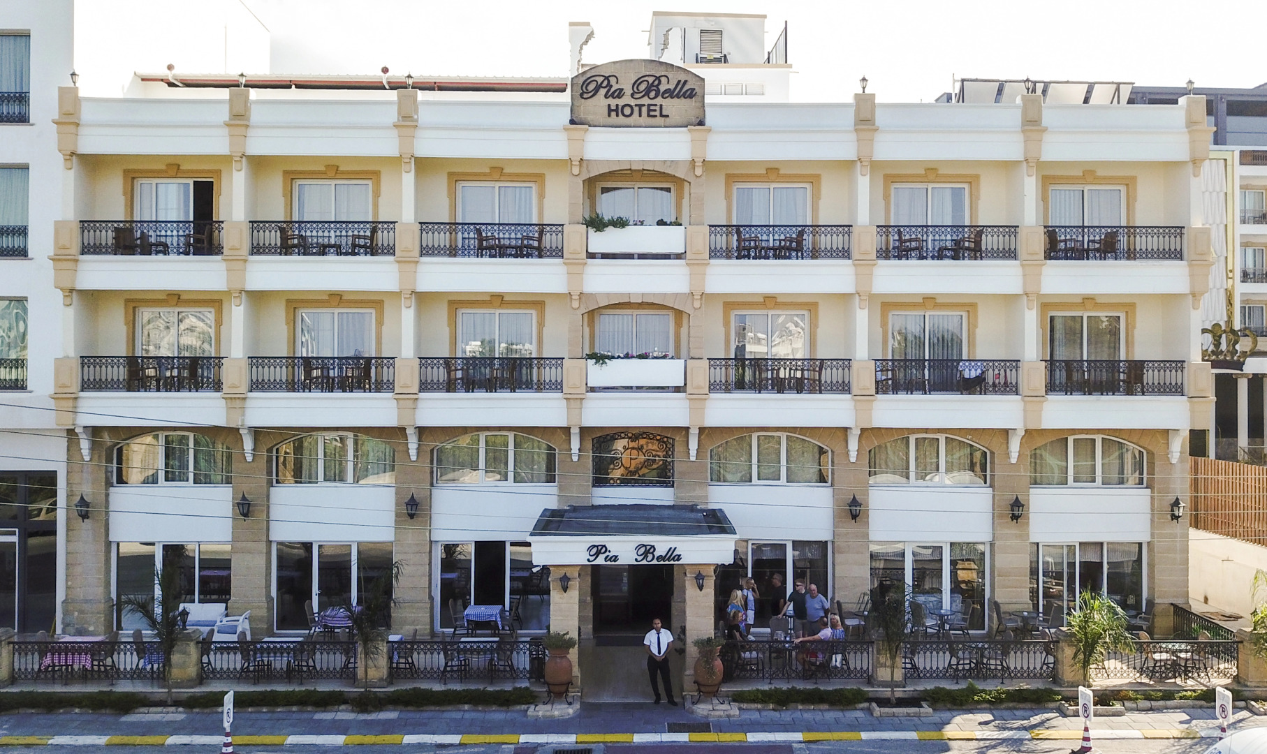 Отель Pia Bella
