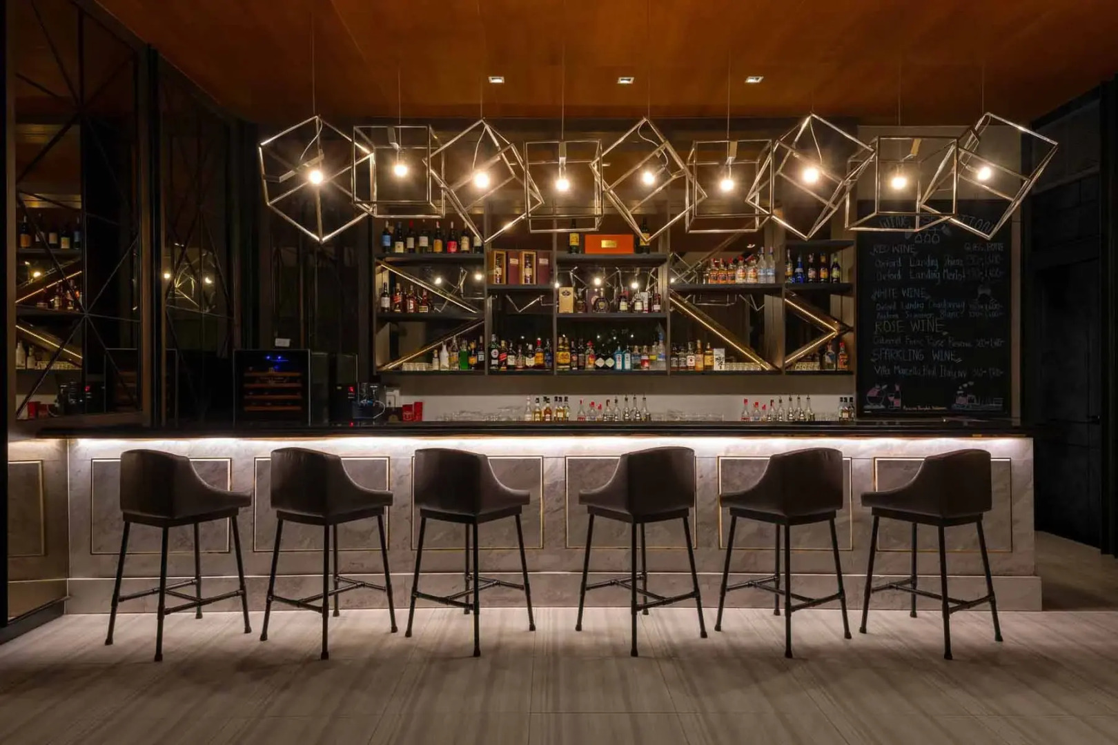 Отель Mercure Bangkok Makkasan