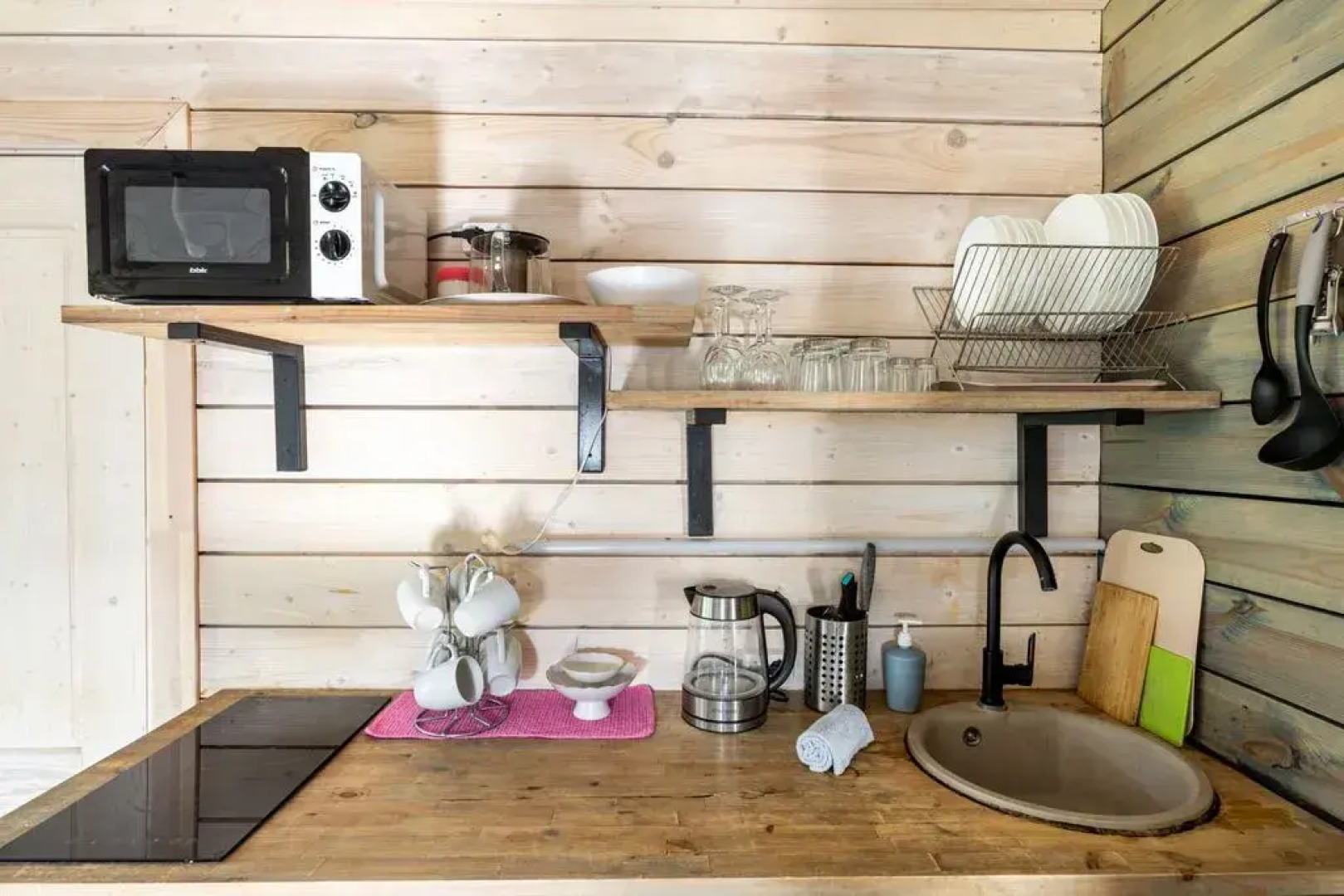 Частный дом с 2-мя спальнями и кухней-гостиной