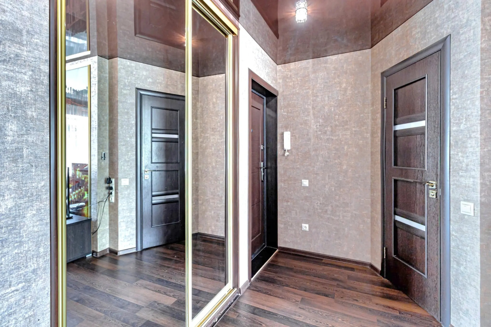 Апартаменты Miracle Flat in the Historical Part of the City