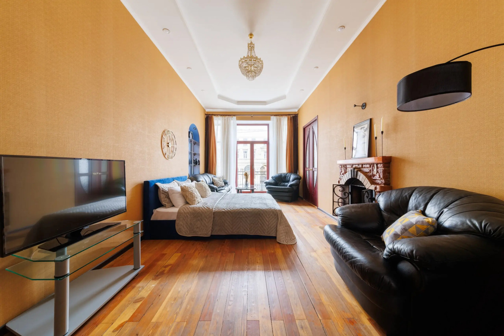 Апартаменты 2 спальни с камином около Банковского мостика