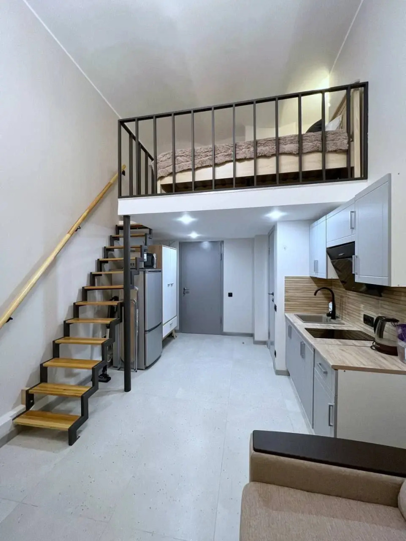 Двухуровневые апартаменты Purple Aurora у метро Бауманская