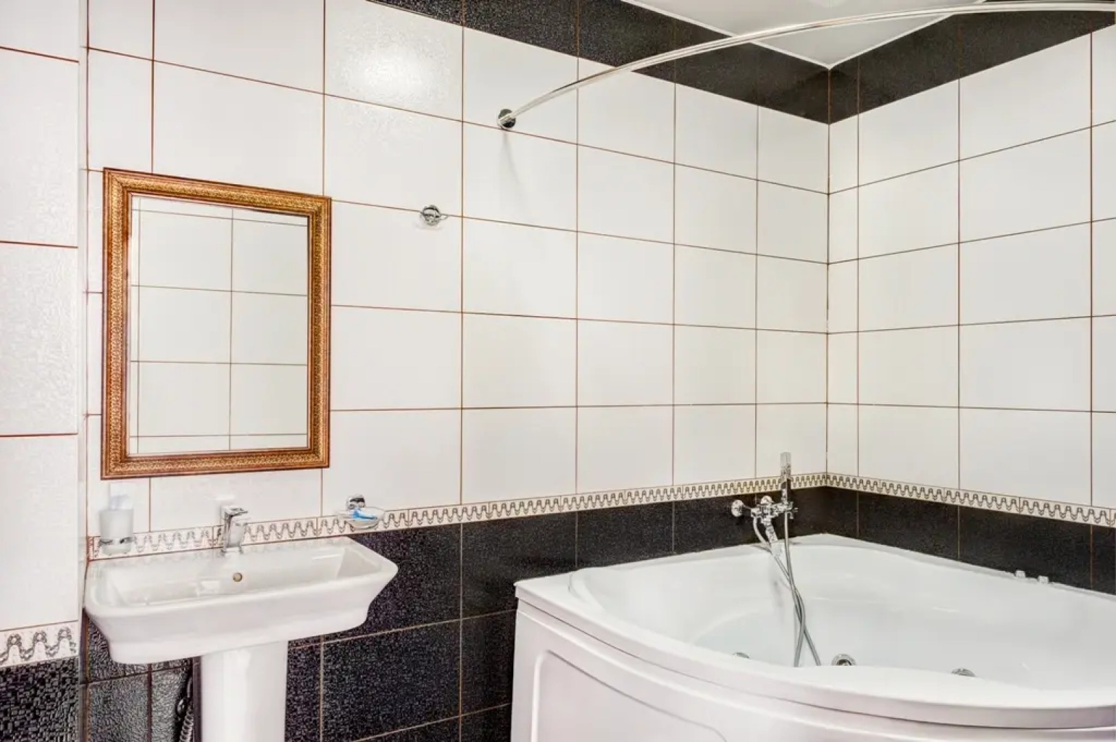 Отель Наири