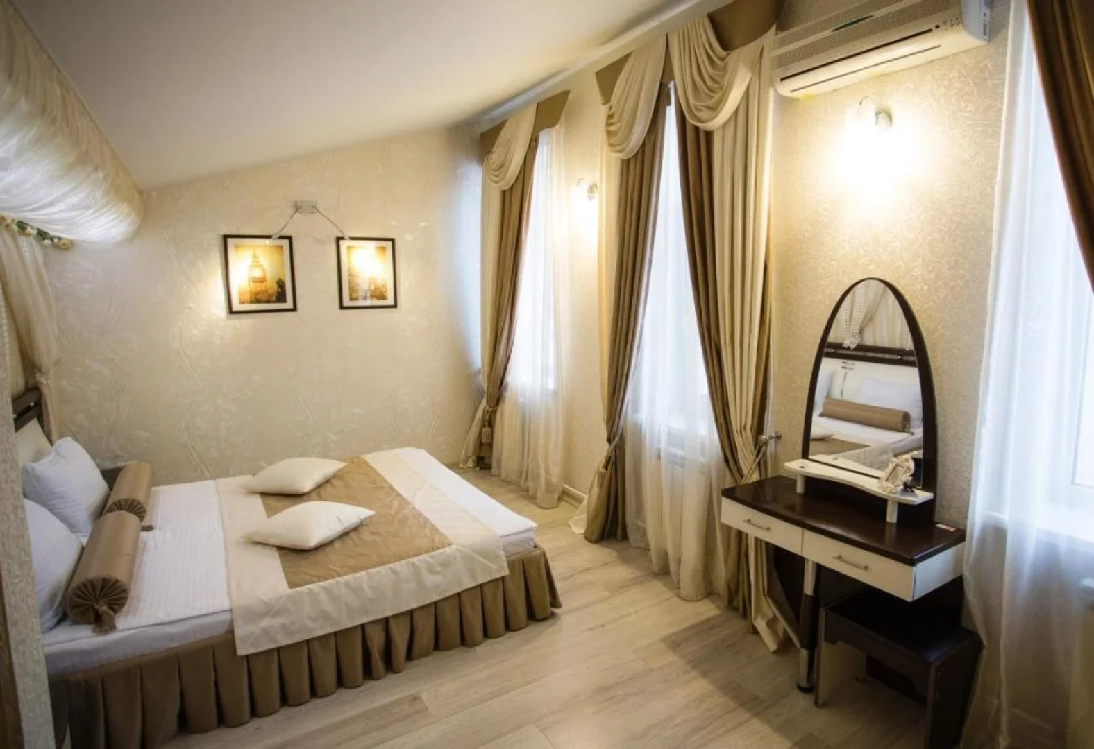 Отель Атриум