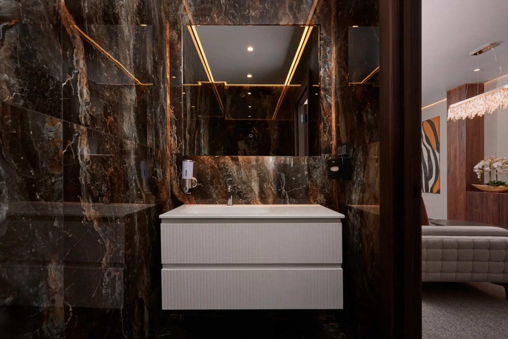 Отель Aura CityHotel