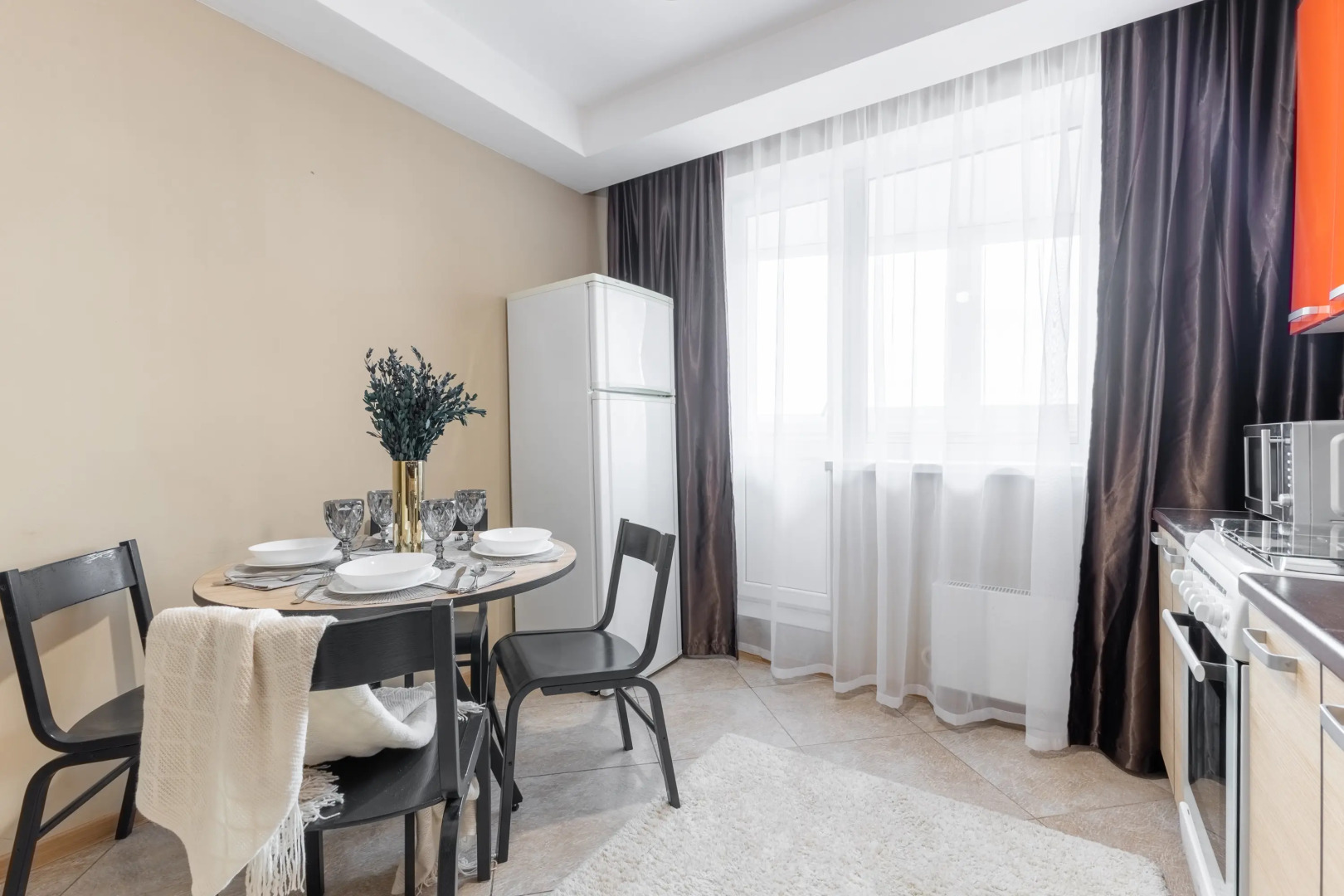 Апартаменты Комфорт на Амирхана Еники 4