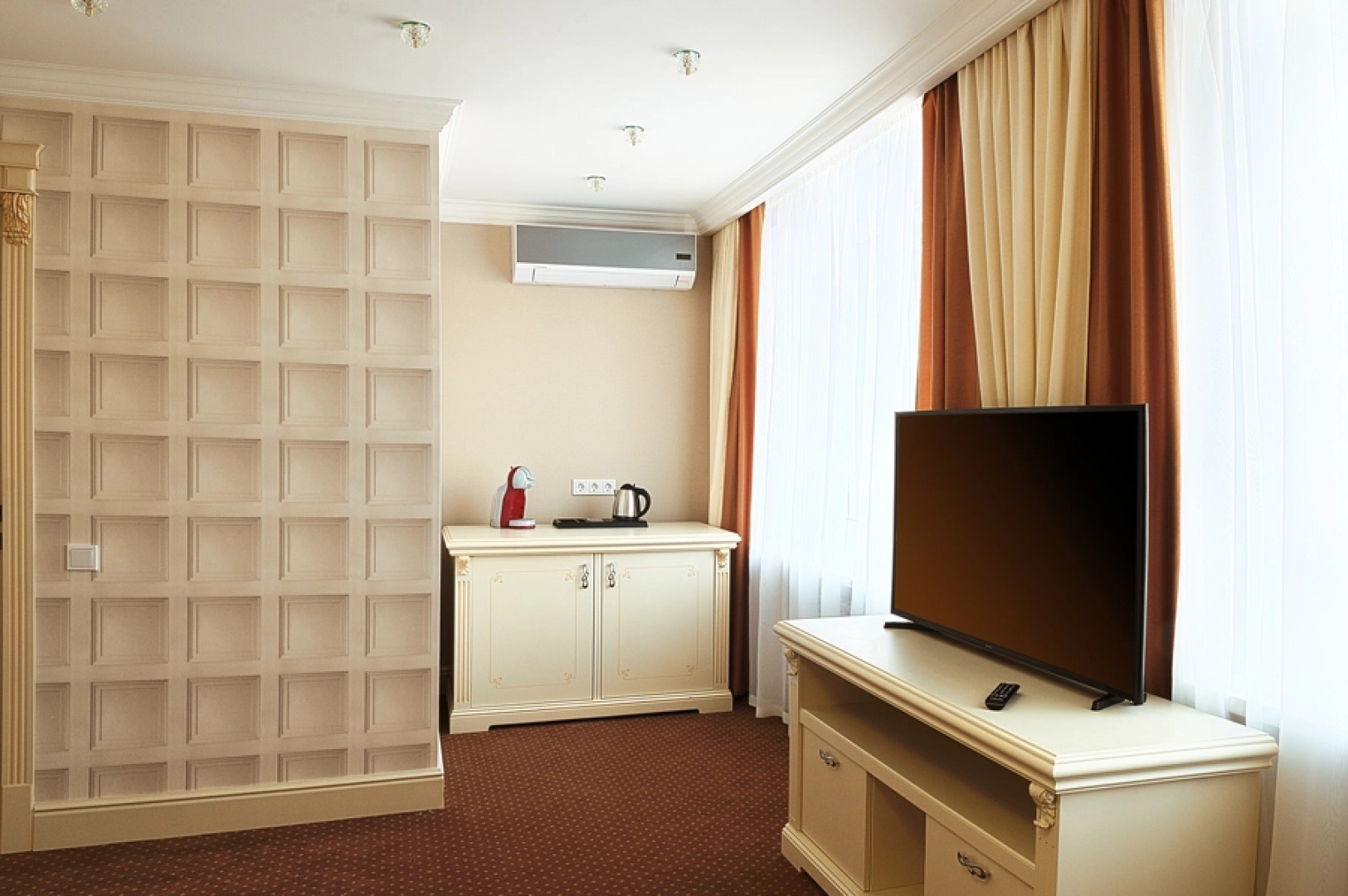 Отель Салют