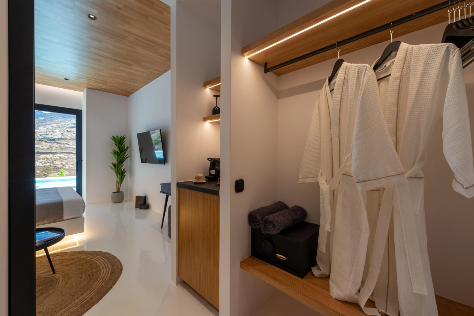 Отель Ftelia Black Villas