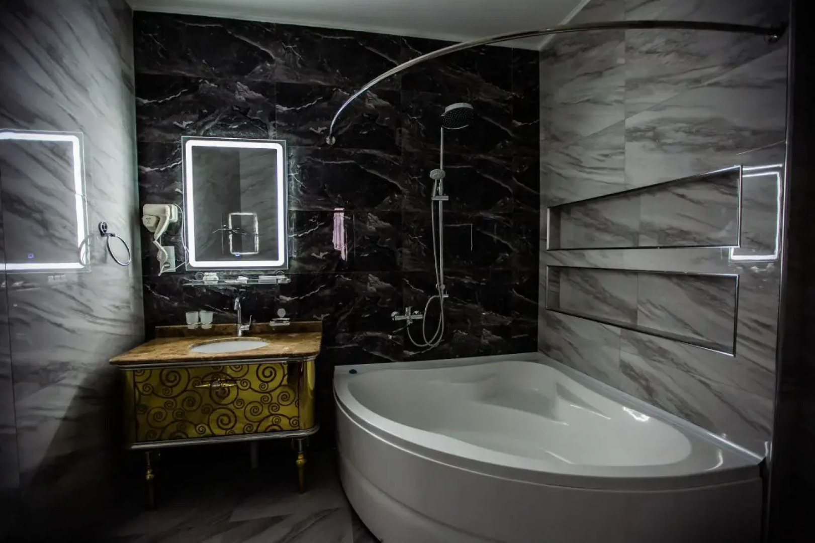 Отель AK Saray Hotel