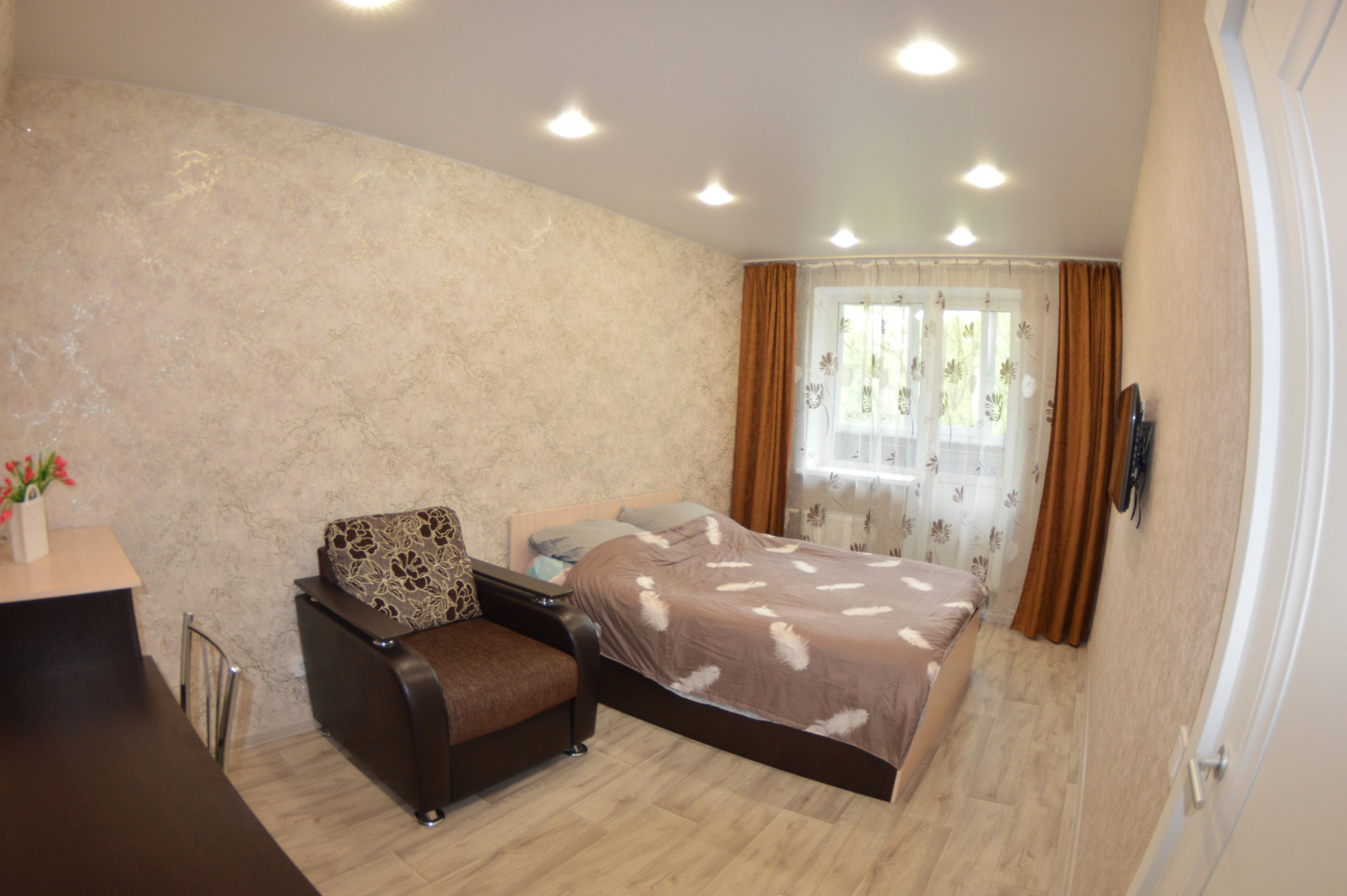 Апартаменты Уютная двухкомнатная квартира на Верхней Дуброве