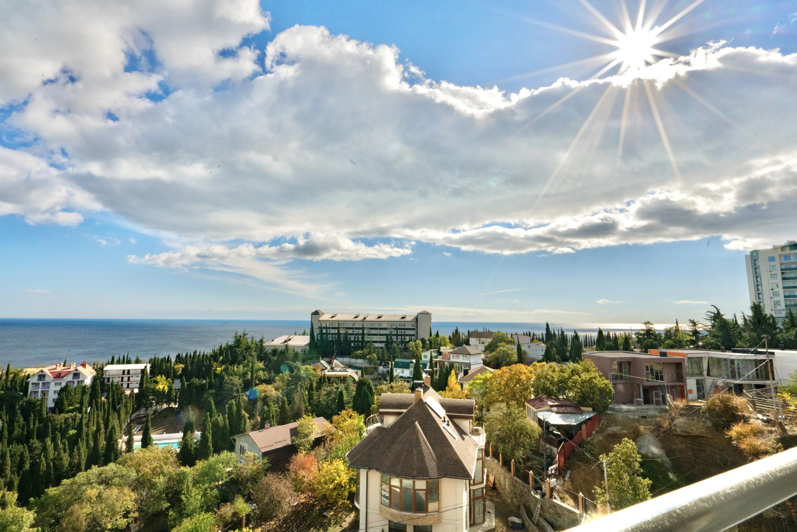 Апартаменты LS-Hi-Tech Emotion с видом на море со 2 этажа