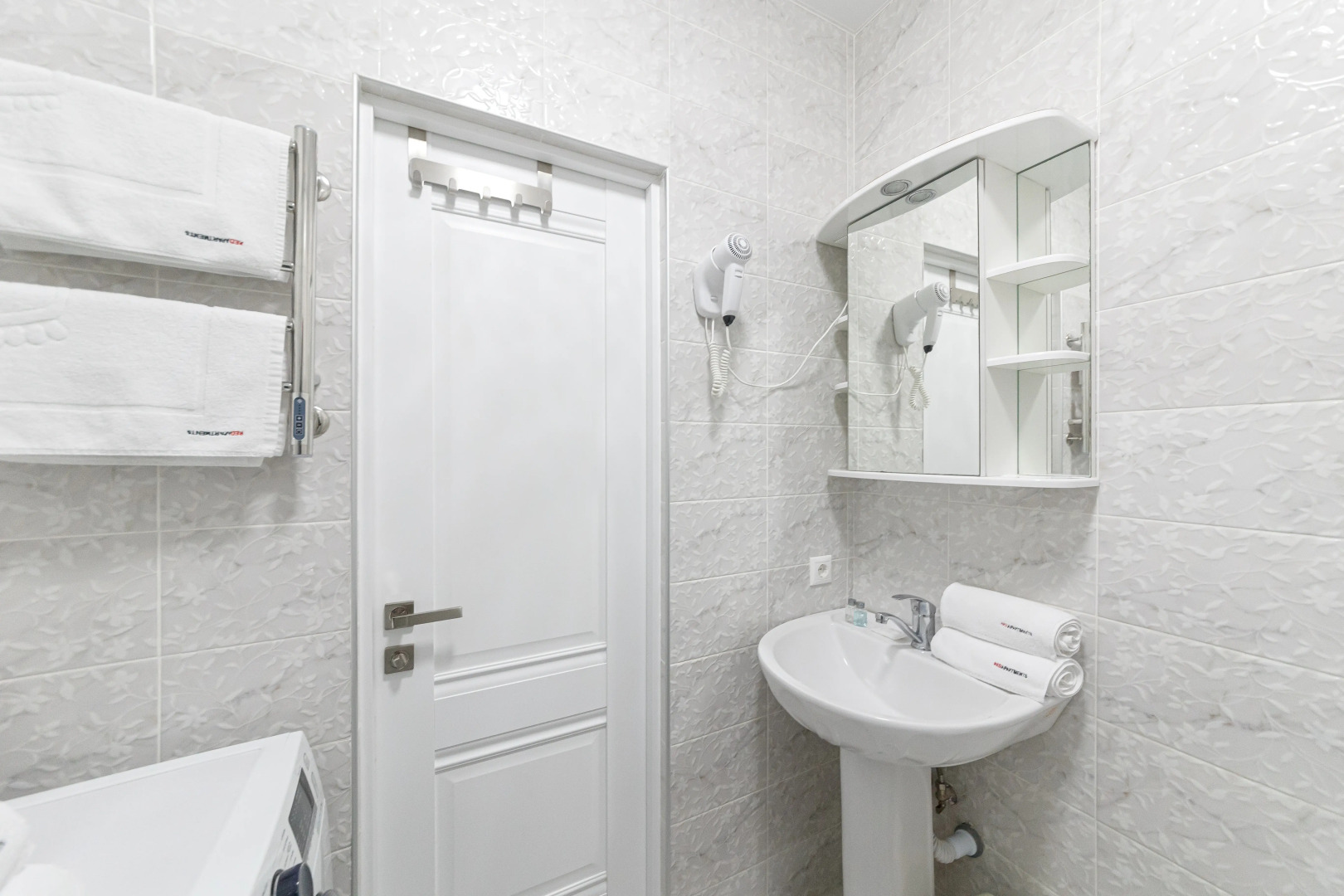 Апартаменты Red Apartments Арт Лайт Росси