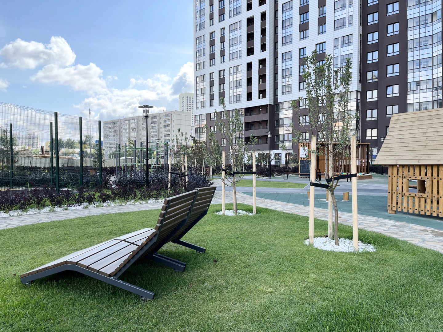 Апартаменты с прекрасным видом у ТРЦ Радуга парк