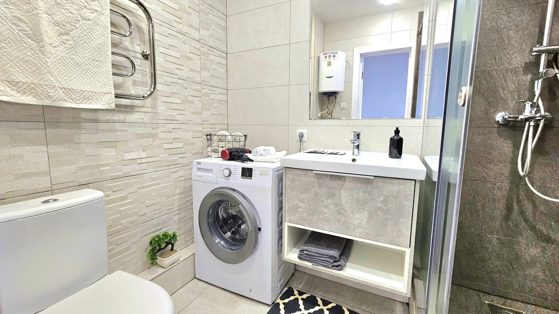 Квартира Urban Apartments 2-х комнатная рядом с метро и базой отдыха у леса