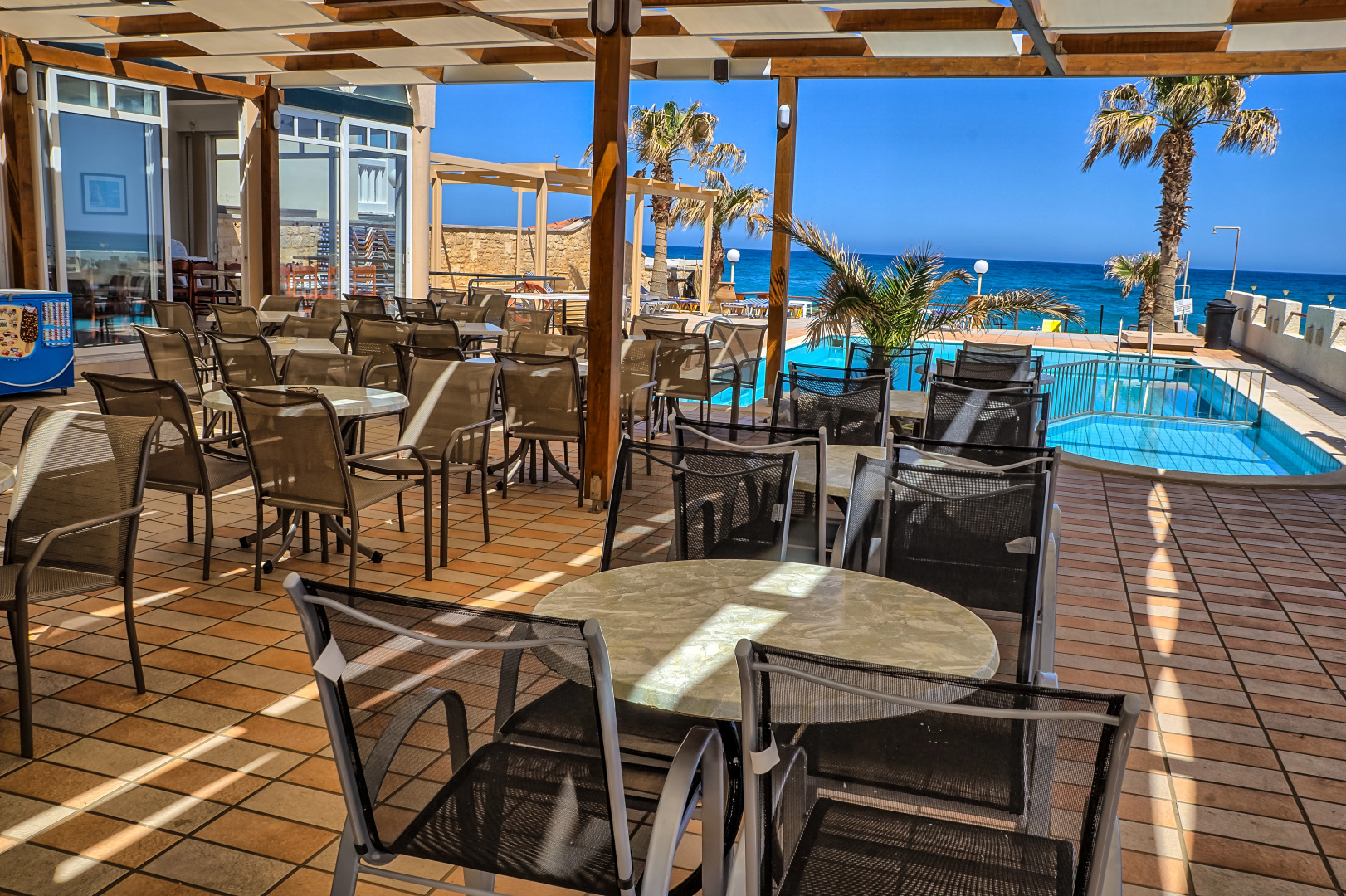 Апартаменты Seafront Beach Hotel