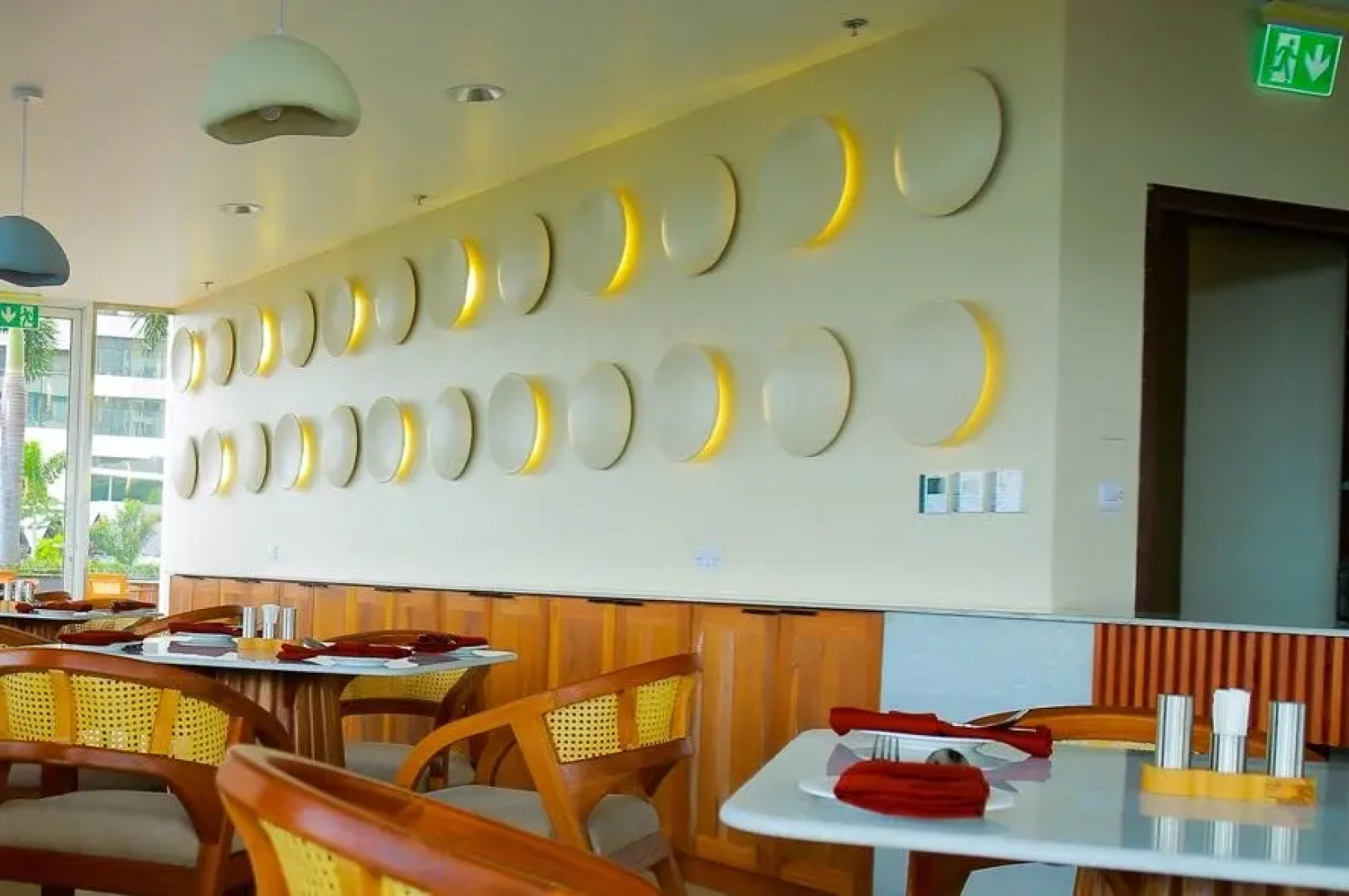 Отель King Jada Apartments & Hotel