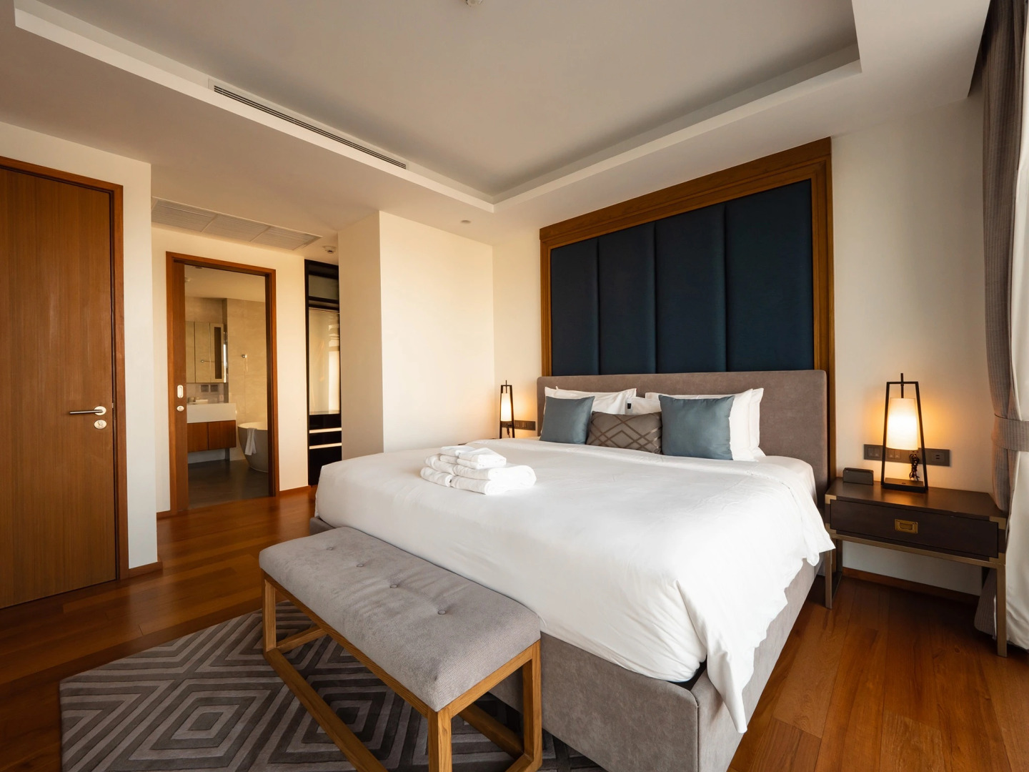 Прекрасные апартаменты с бассейном в Laguna Phuket