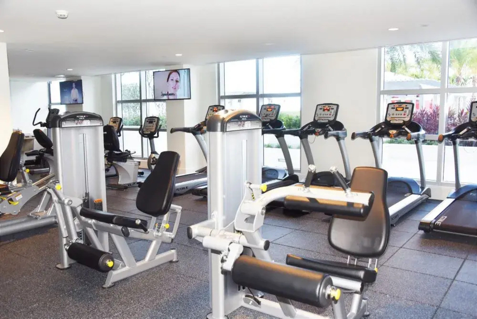 Апарт-Отель Hollywood Beach Luxury Residences