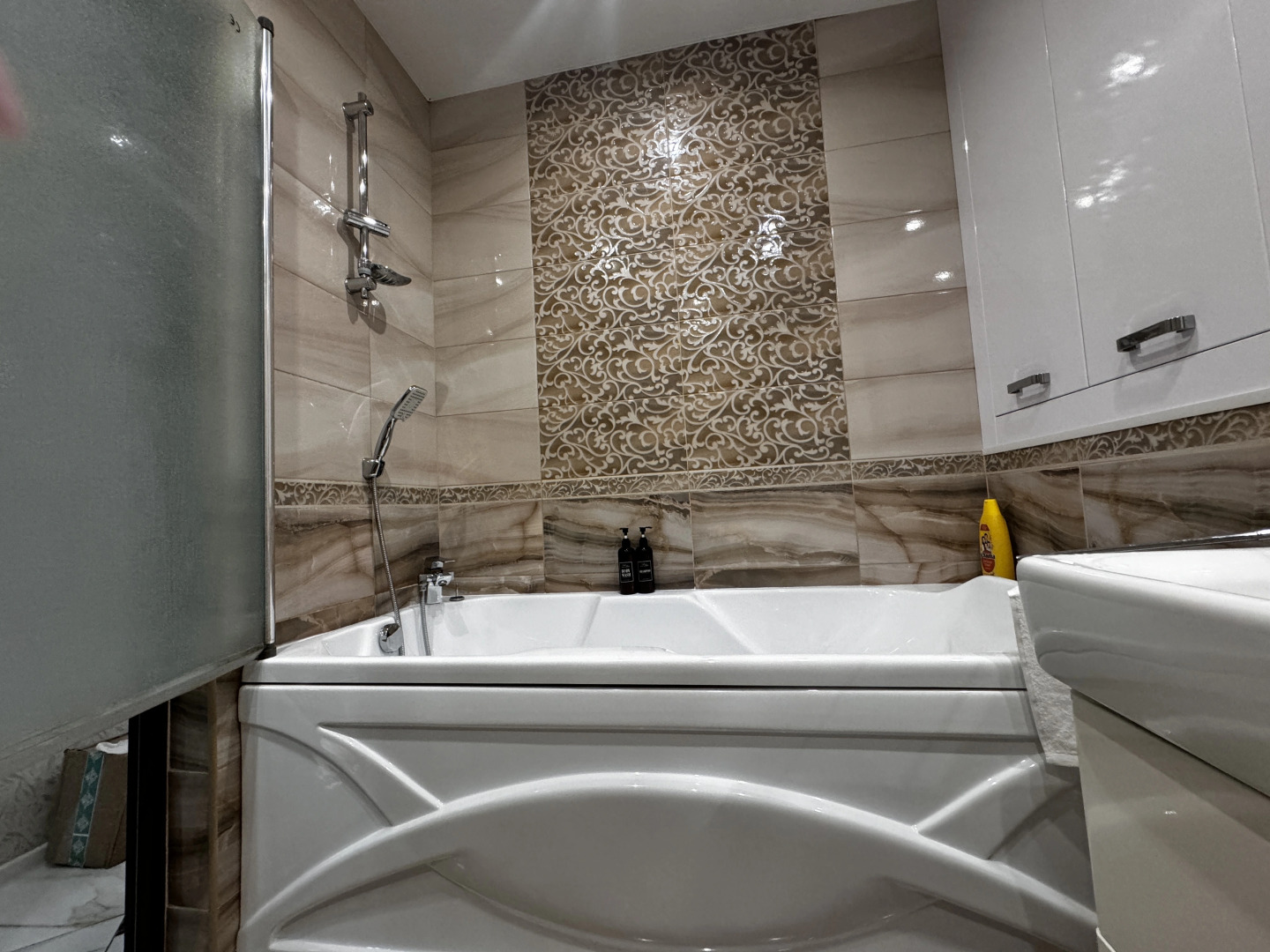 Квартира Новая Двухкомнатная квартира до 8 человек прямо у входа в метро