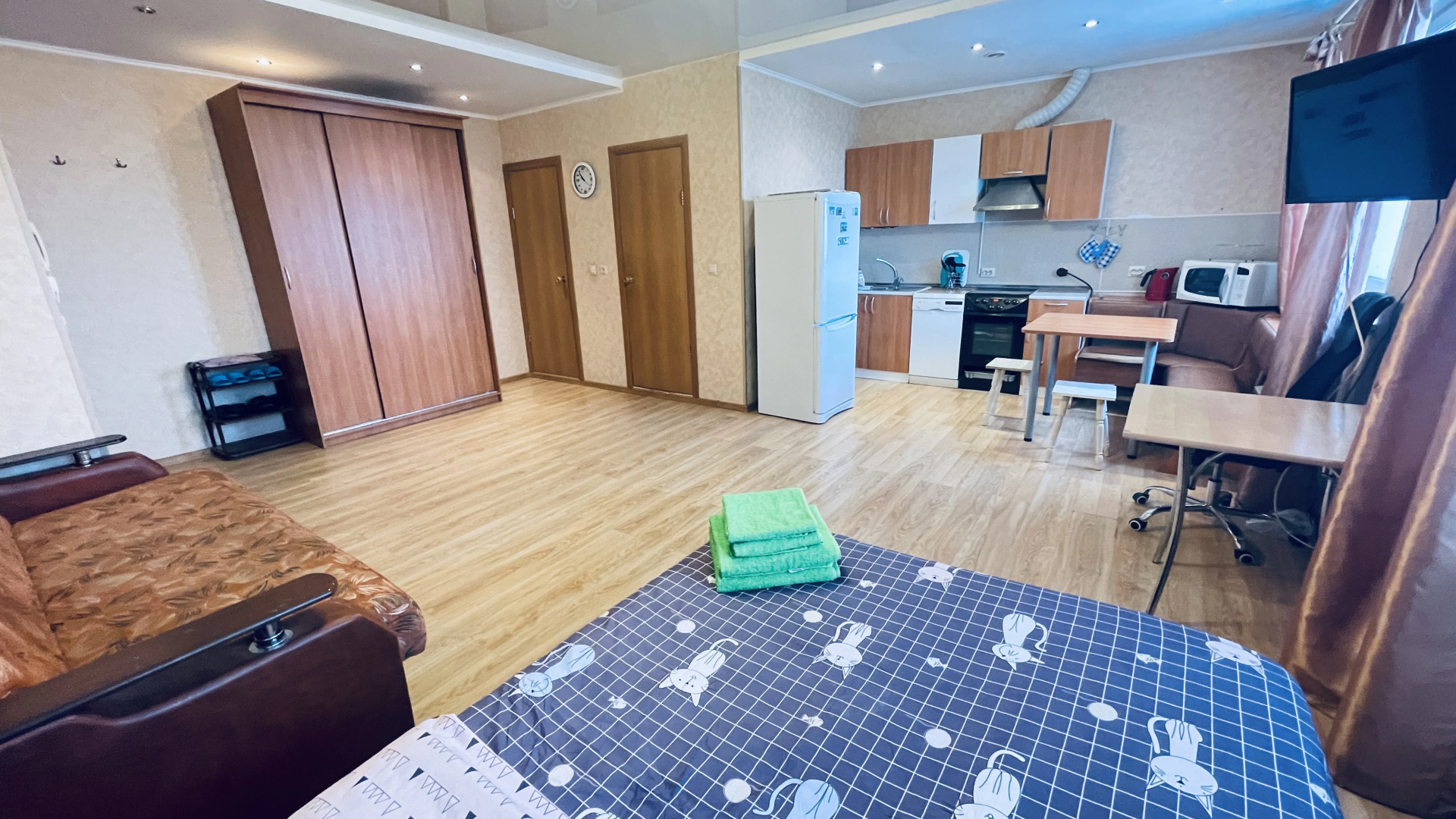 Апартаменты Рощинская 9