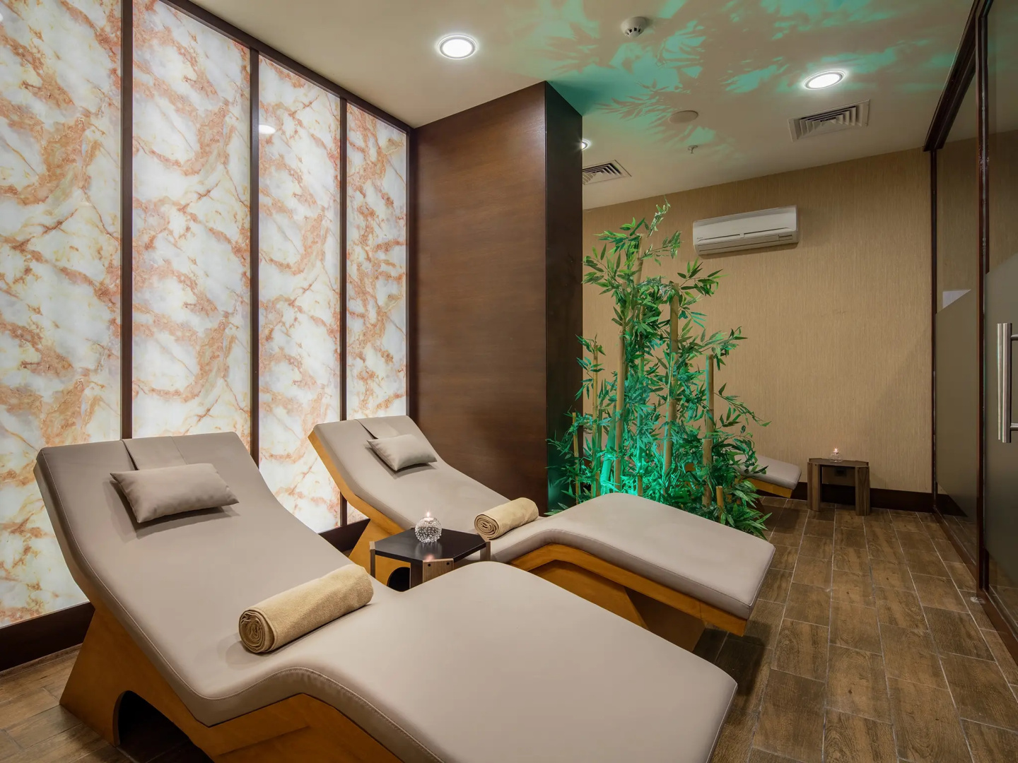 Отель Holiday Inn Antalya Lara