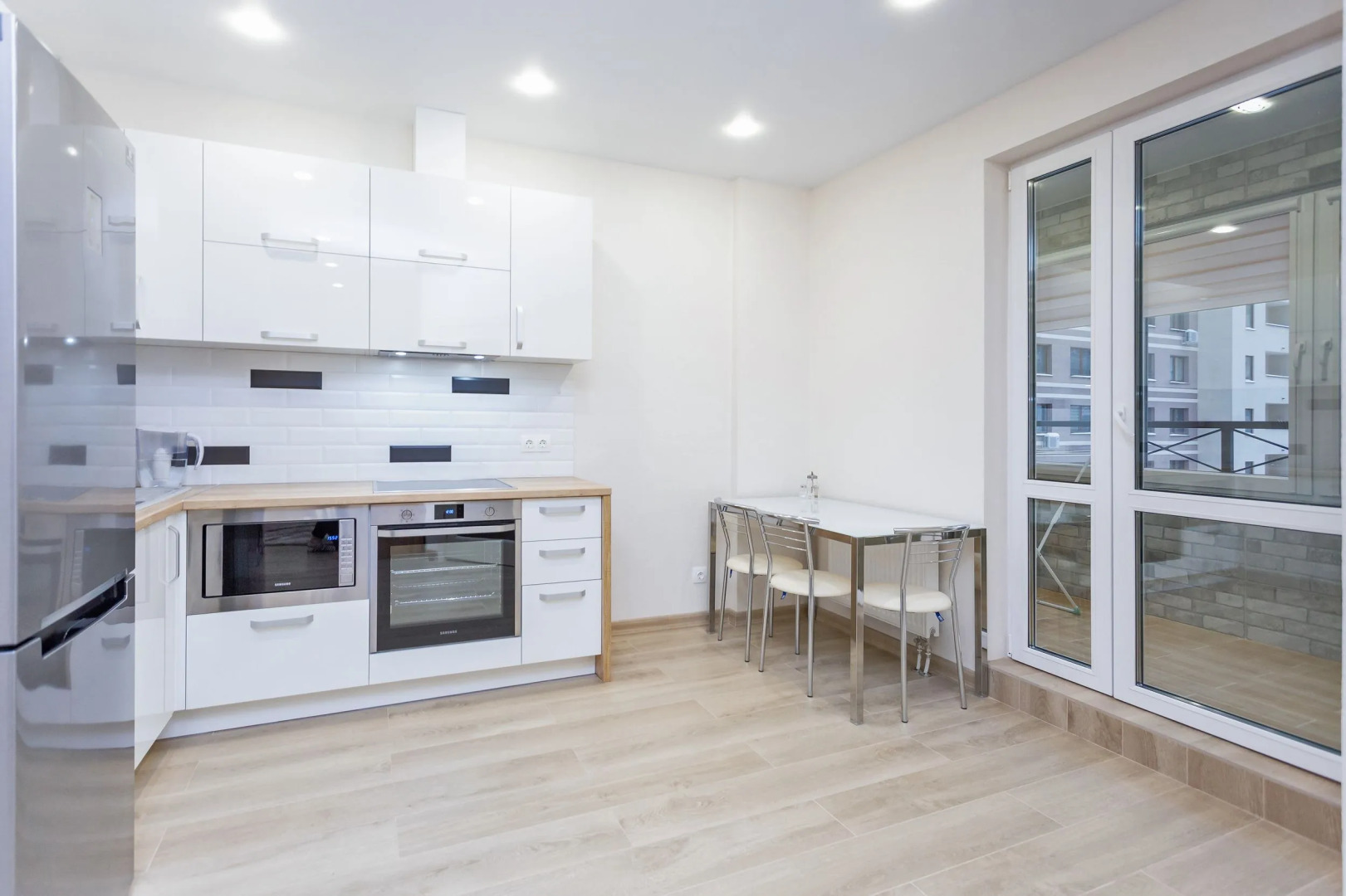 Квартира на сутки Парк Челюскинцев Метро в шаговой доступности Кухня объединена с жилой зоной Отдельная спальня Wi-Fi Самозаселение