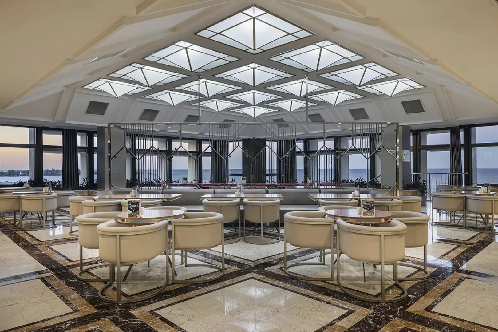 Side Star Elegance Hotel