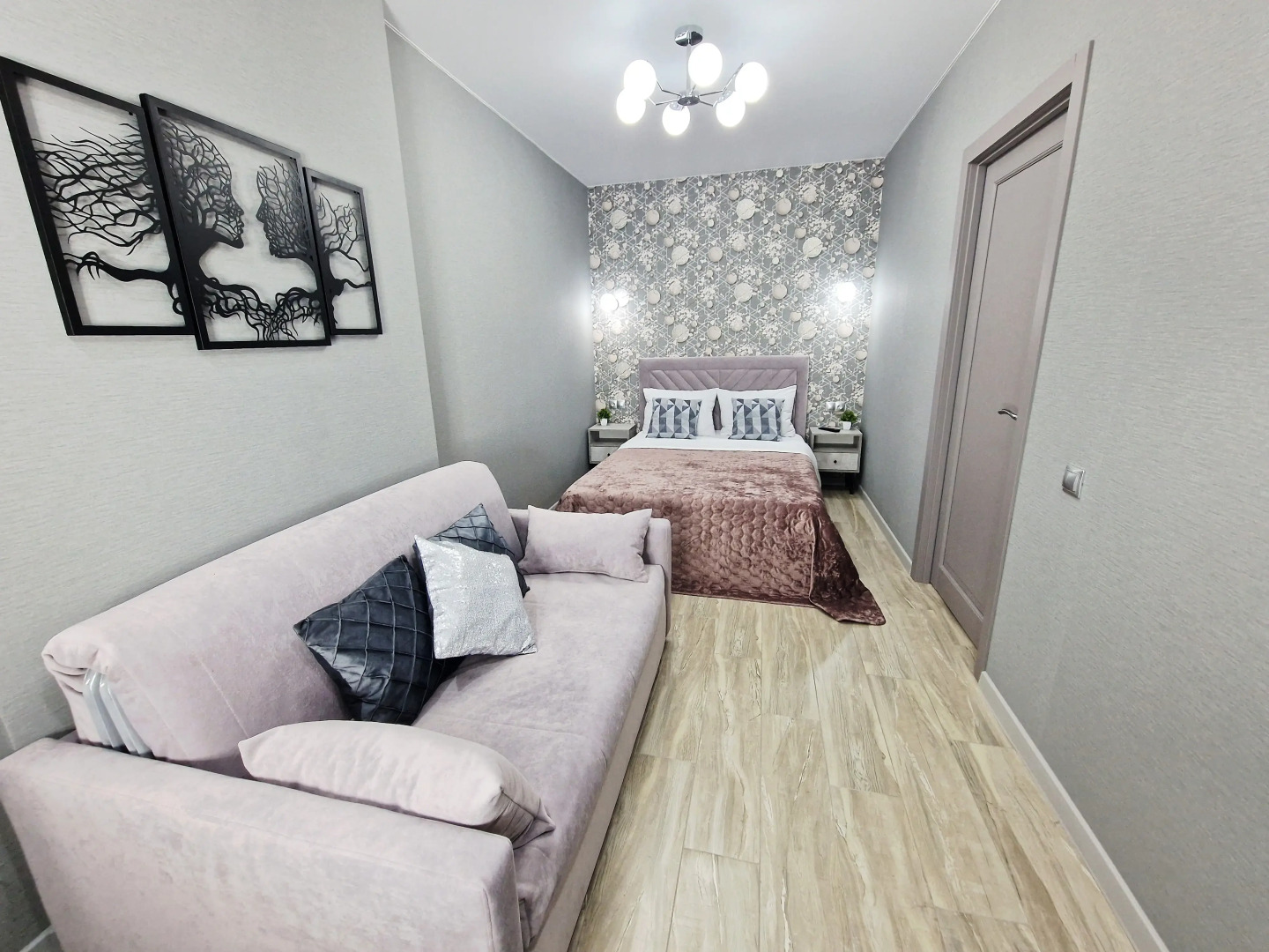 Апартаменты двухкомнатные  в новостройке