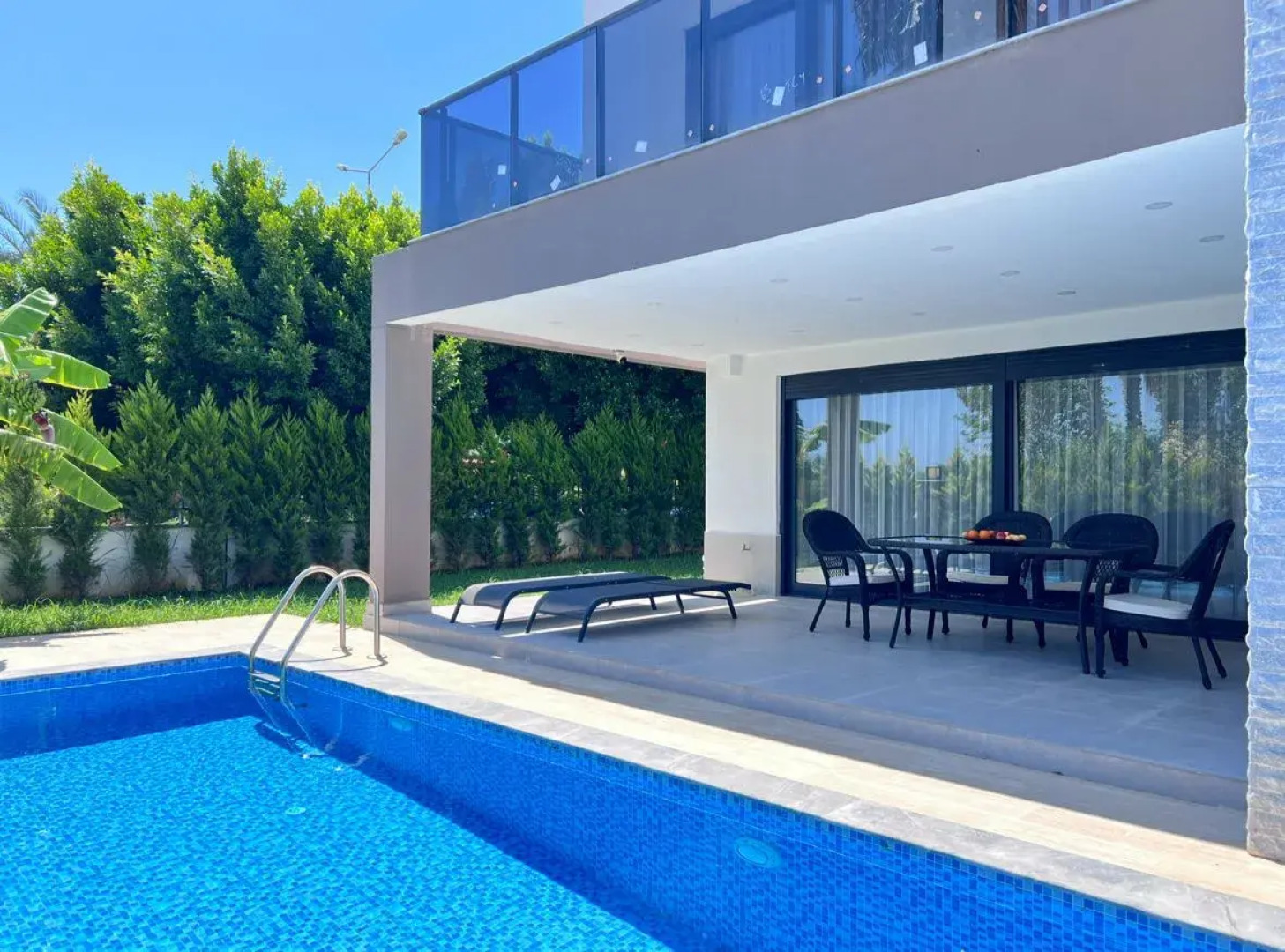 Вилла Deniz в Чамьюва 3+1 с подогреваемым бассейном