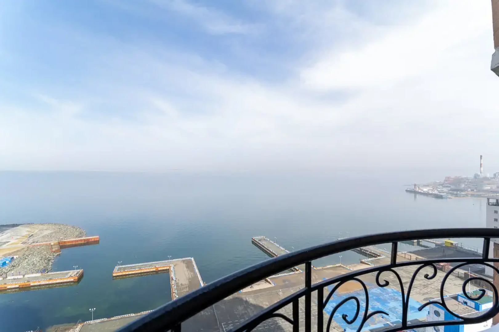 Апартаменты Apart VL на набережной с видом на море