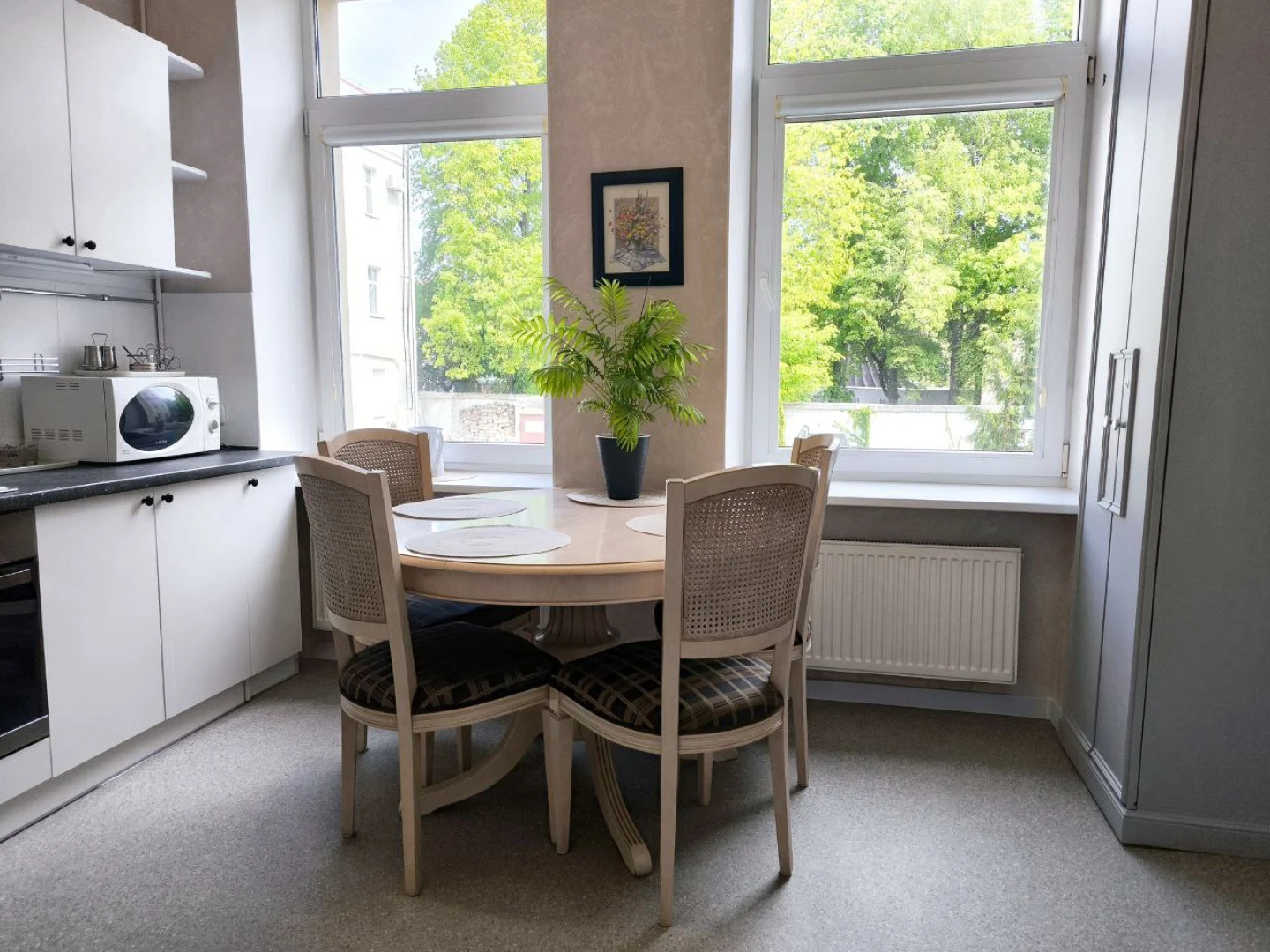 Квартира в центре у парка Луизы