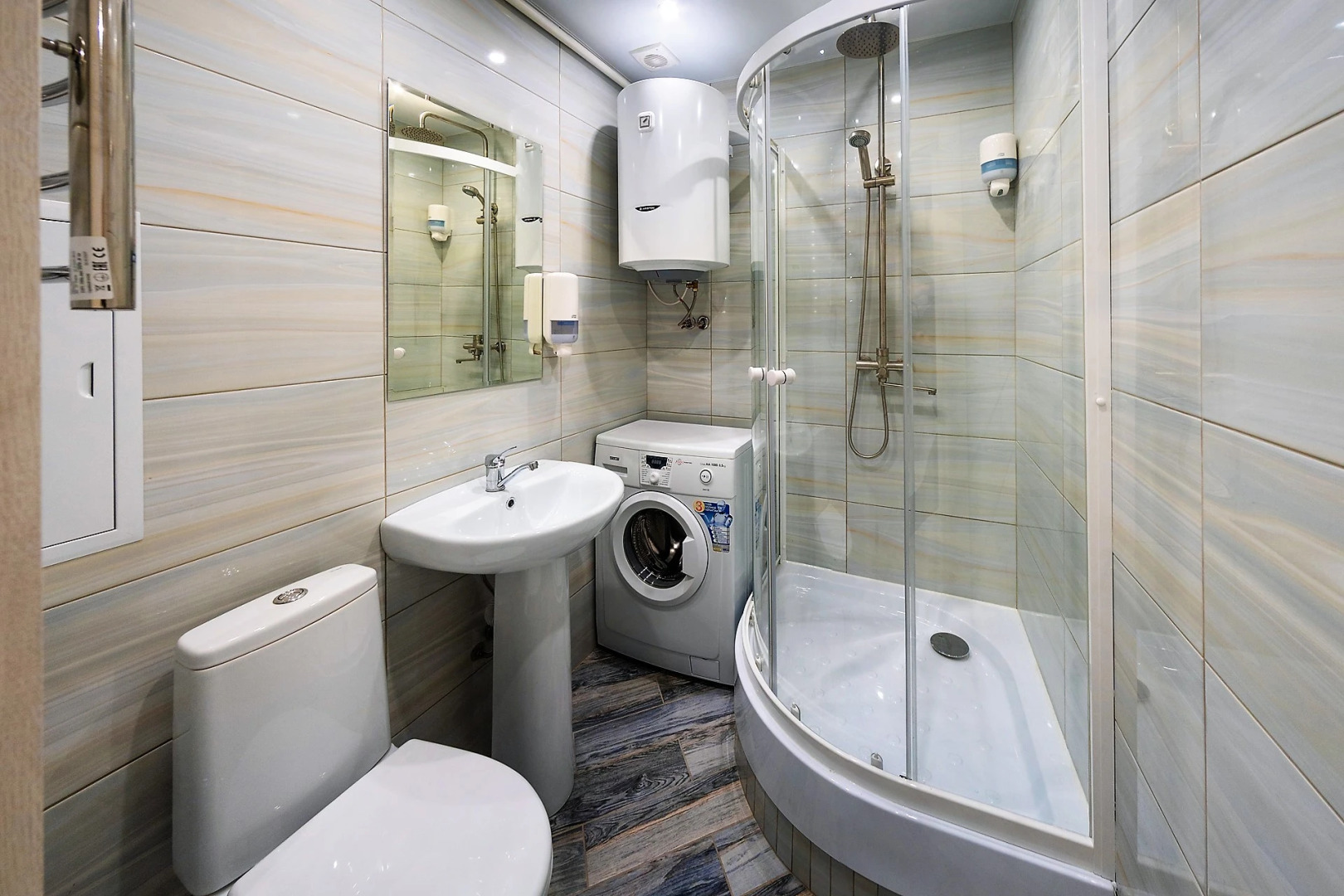 Апартаменты на Романова 4