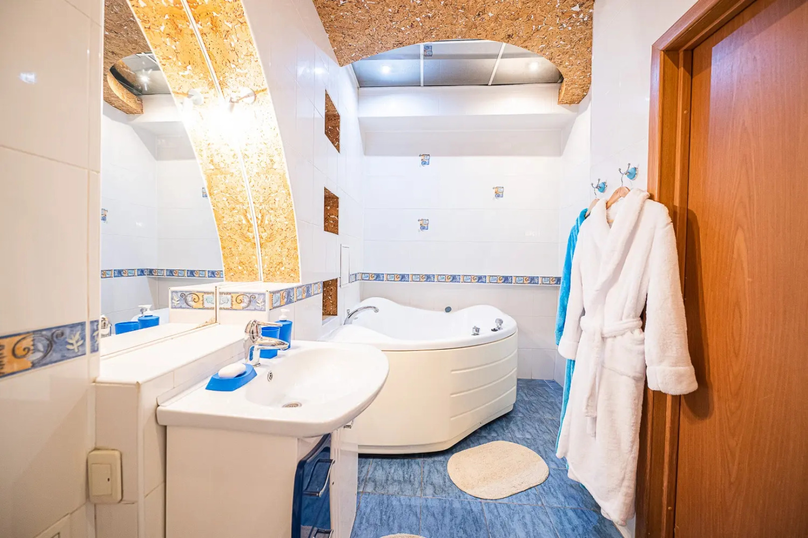 Апартаменты Пять Звезд на Свободы 66