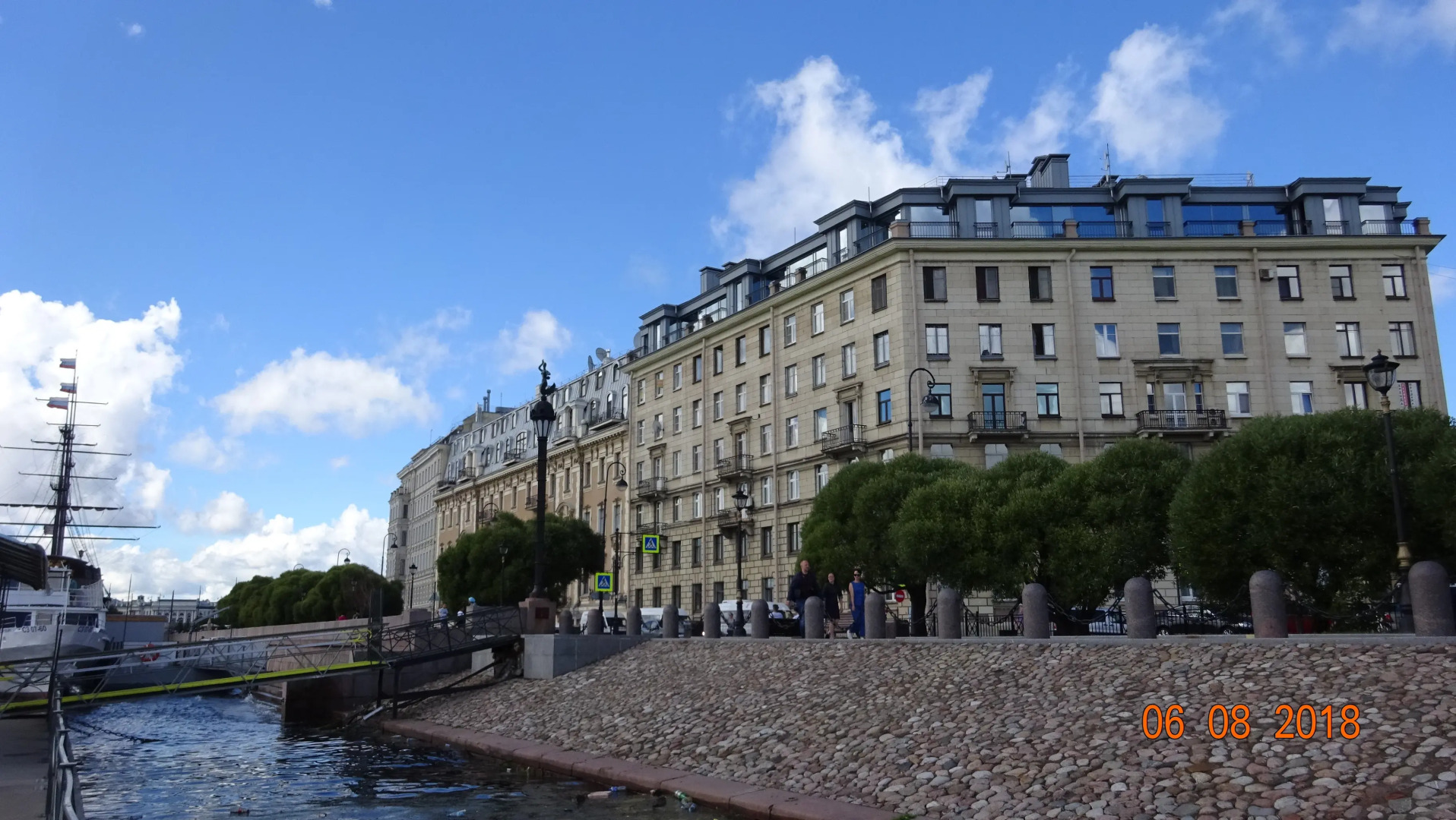 Апартаменты Белый Бегемот у Петропавловки